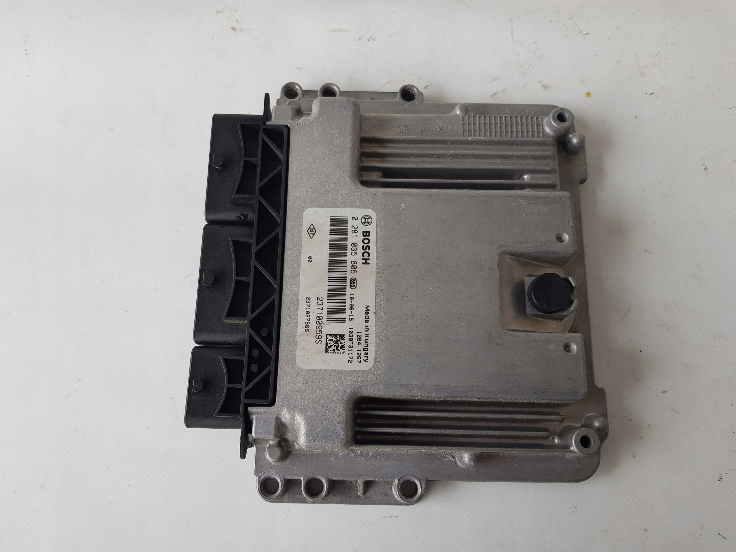 control unit of the engine RENAULT CLIO IV DCI 237100959S