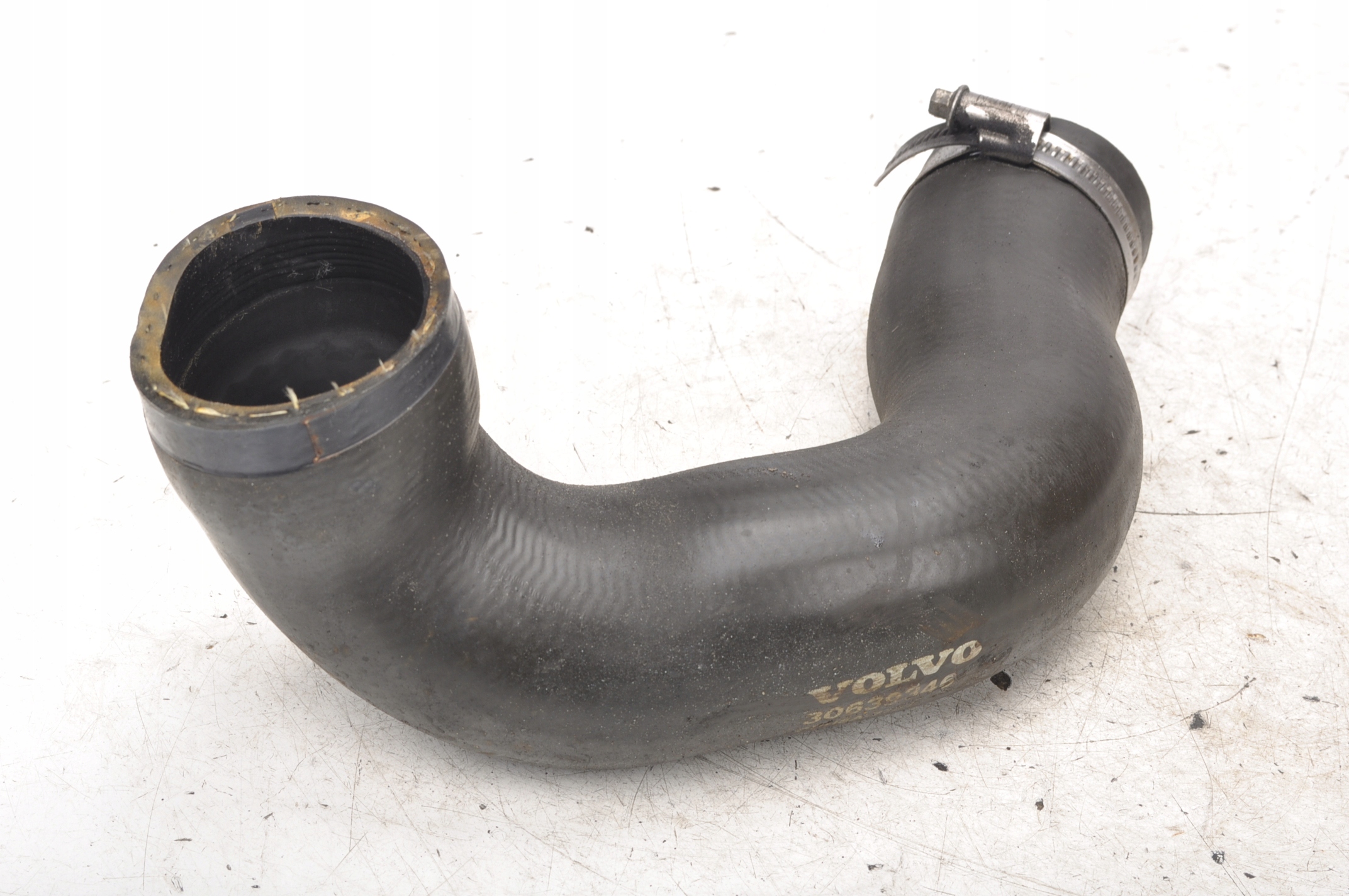 VOLVO S60 V70 2.4 T5 труба интеркулера 30639346