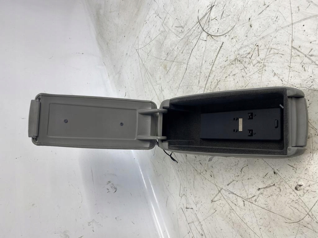 armrest front TELEFON AUDI A4 B7 2.5 TDI 8E0864207G
