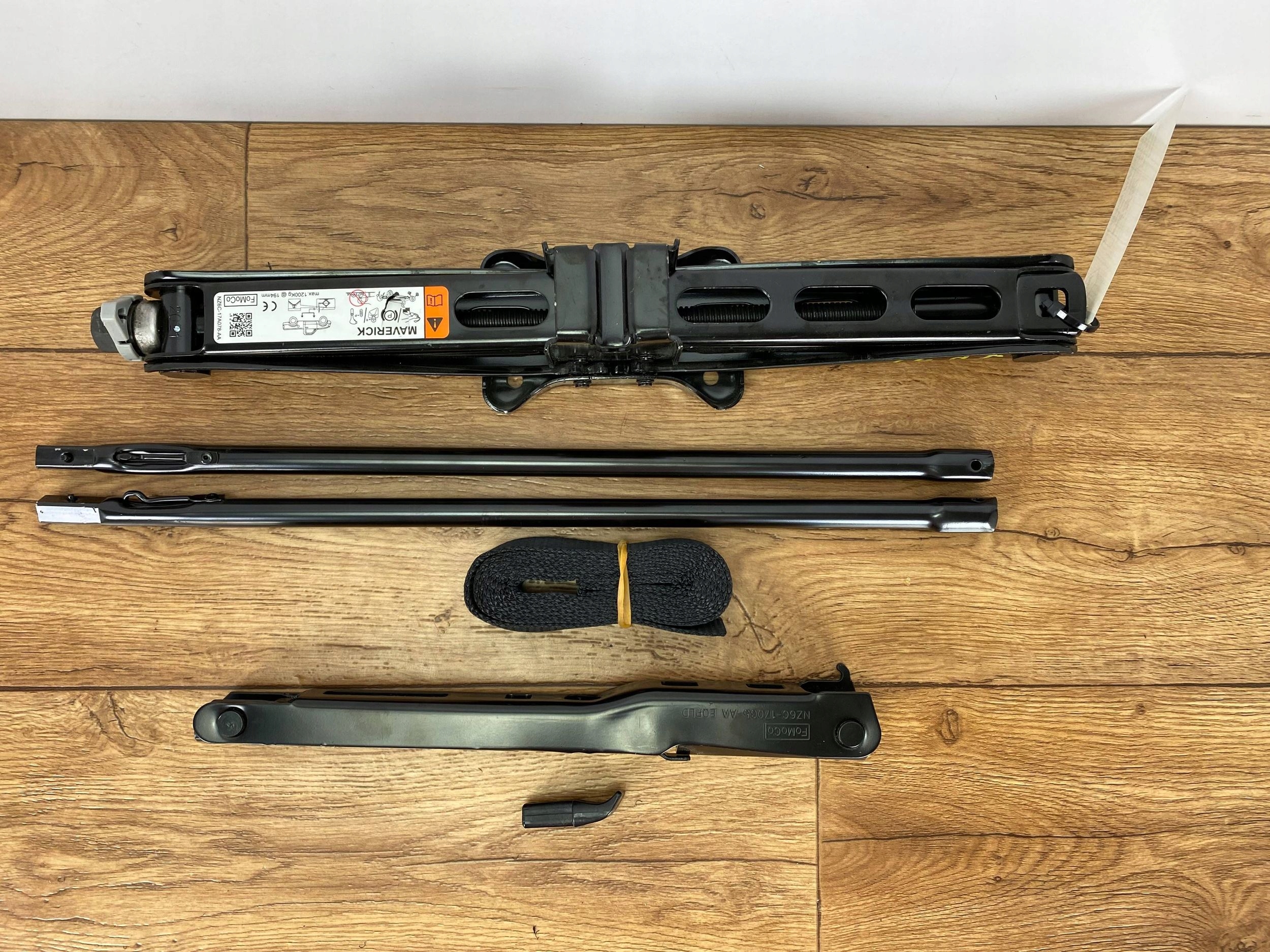 running board narzedzi gear lever lift Ford Maverick 2020+