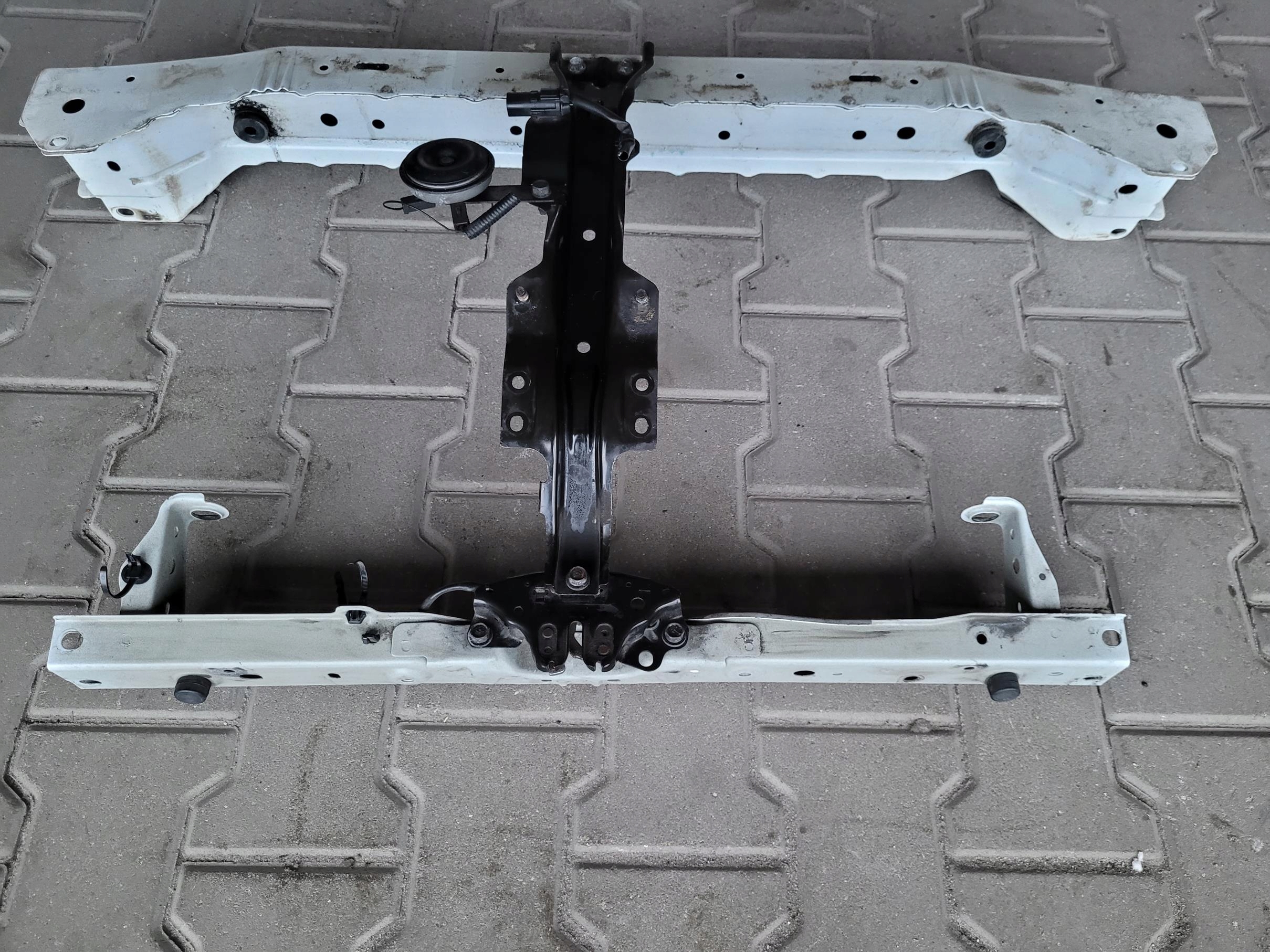 sider front front support panel for radiators pillar NISSAN LEAF II ZE1