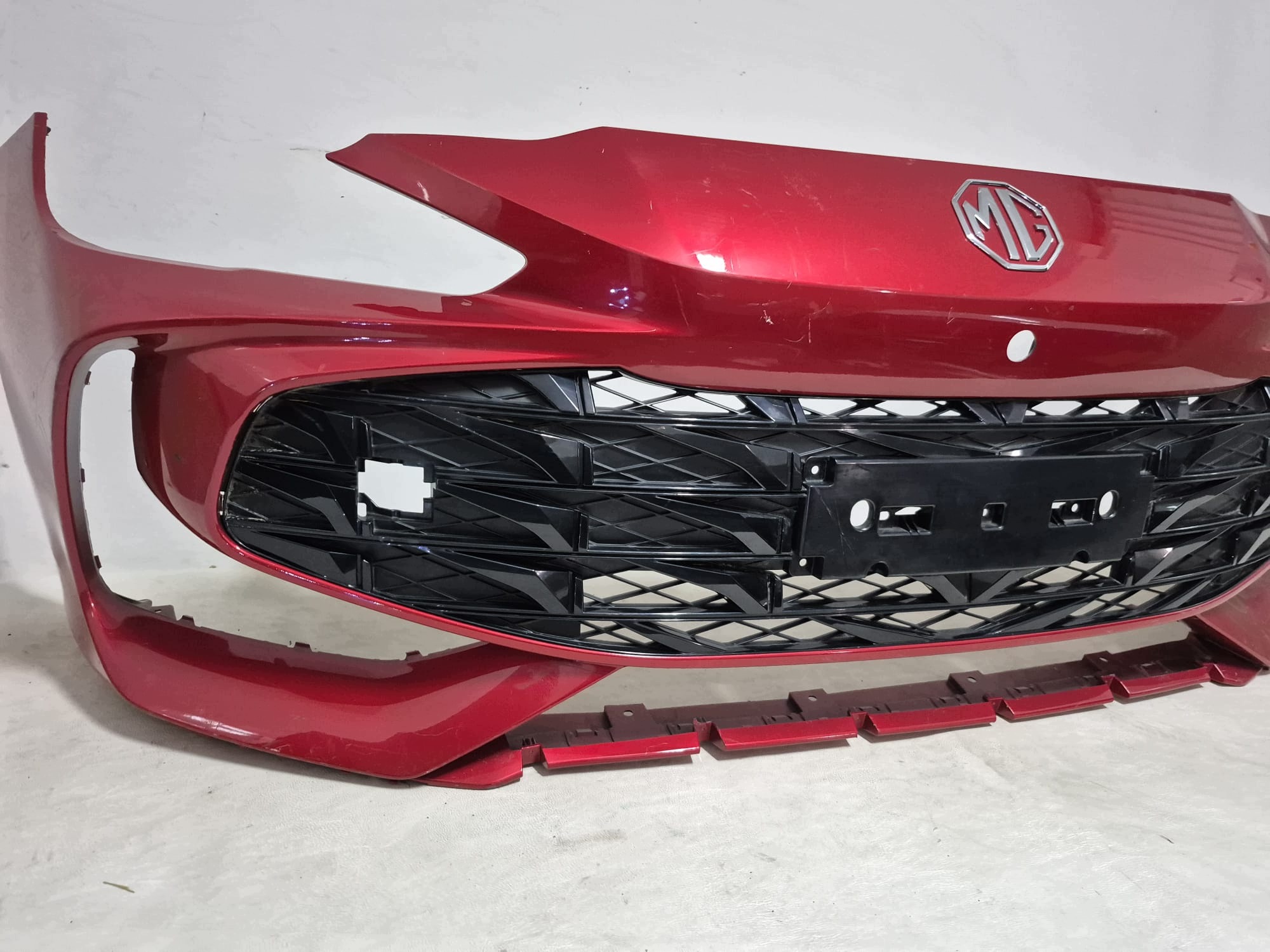MG MG3 III 24- bumper front front for KAMERE grid P11222231
