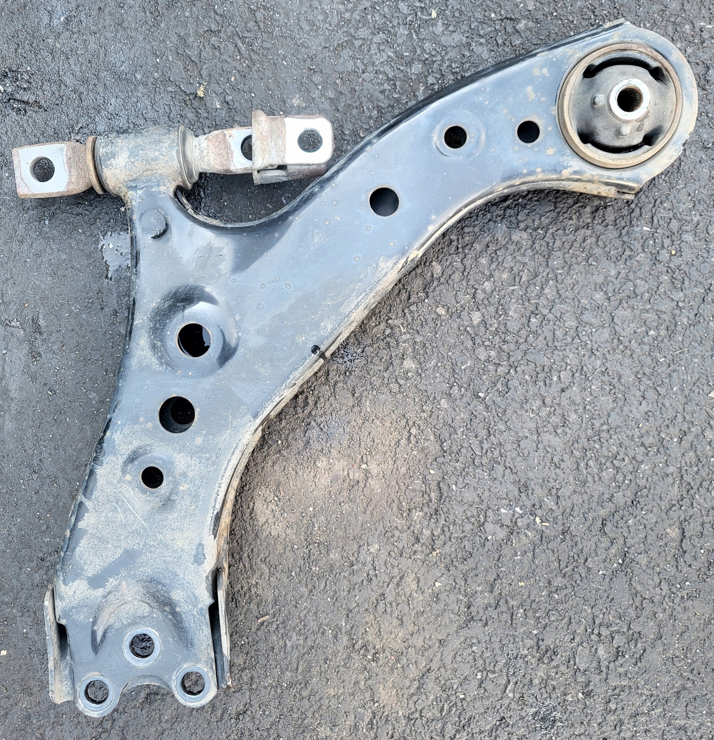 arm right front springing TOYOTA RAV4 V 2.5 HYBRYDA original