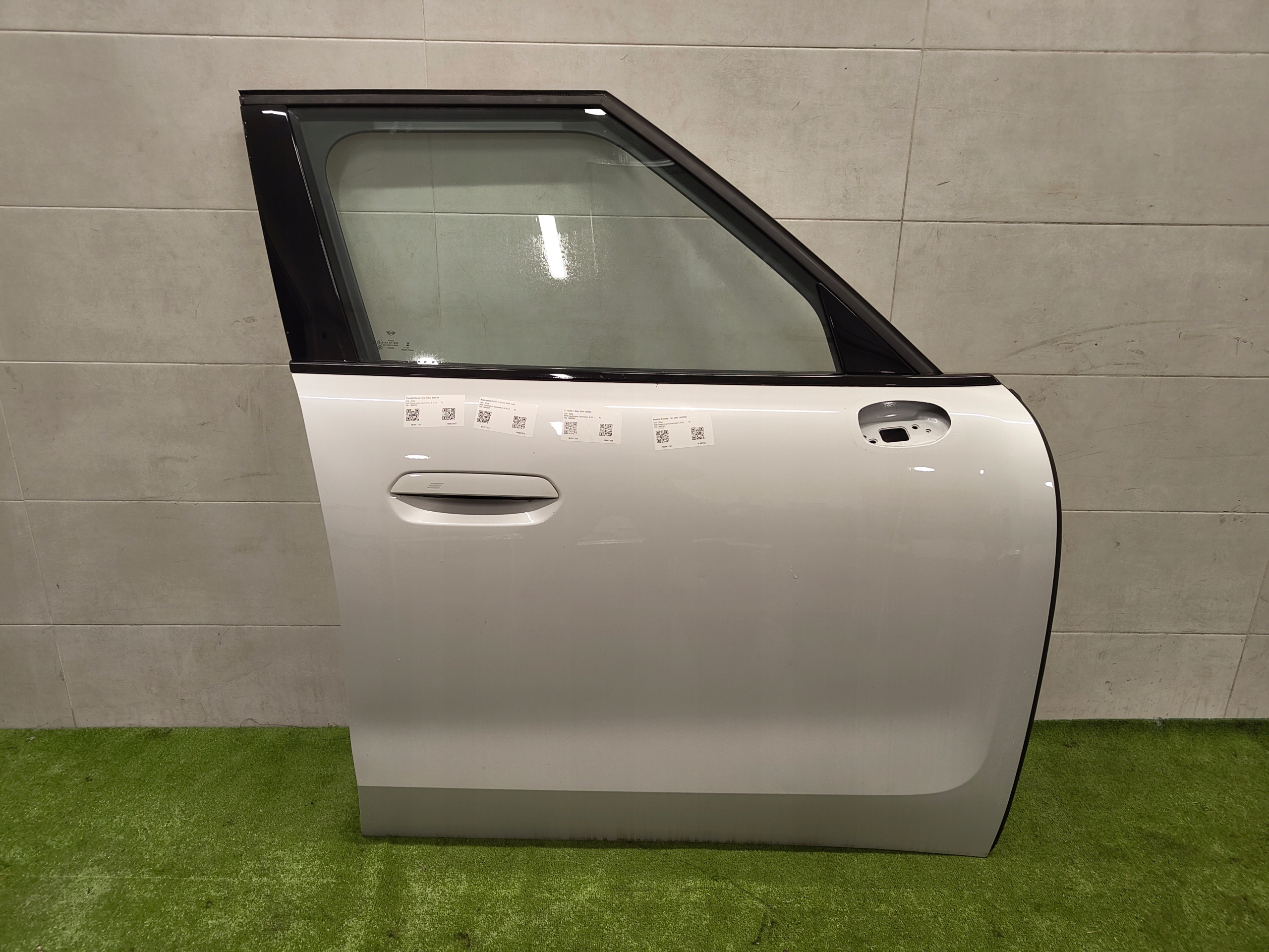 MINI U25 door right front front C6A NANUQ WHITE