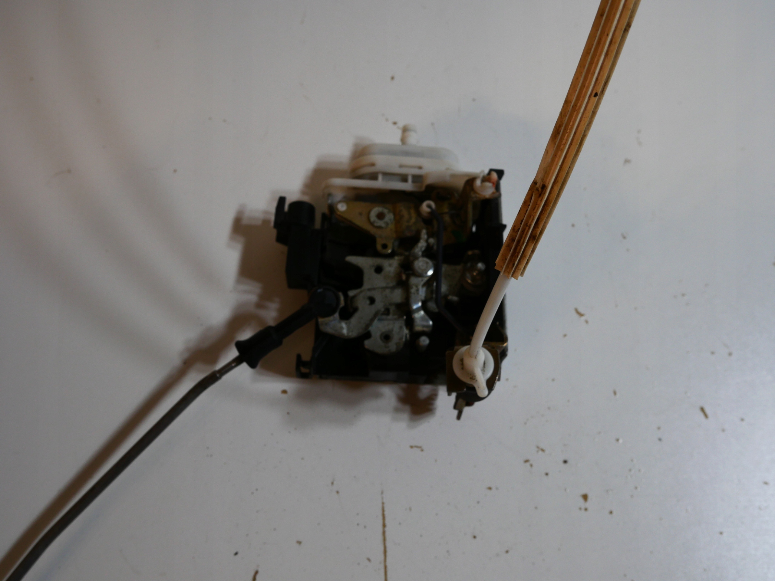 Schloß Tür AUDI 4D1837016D