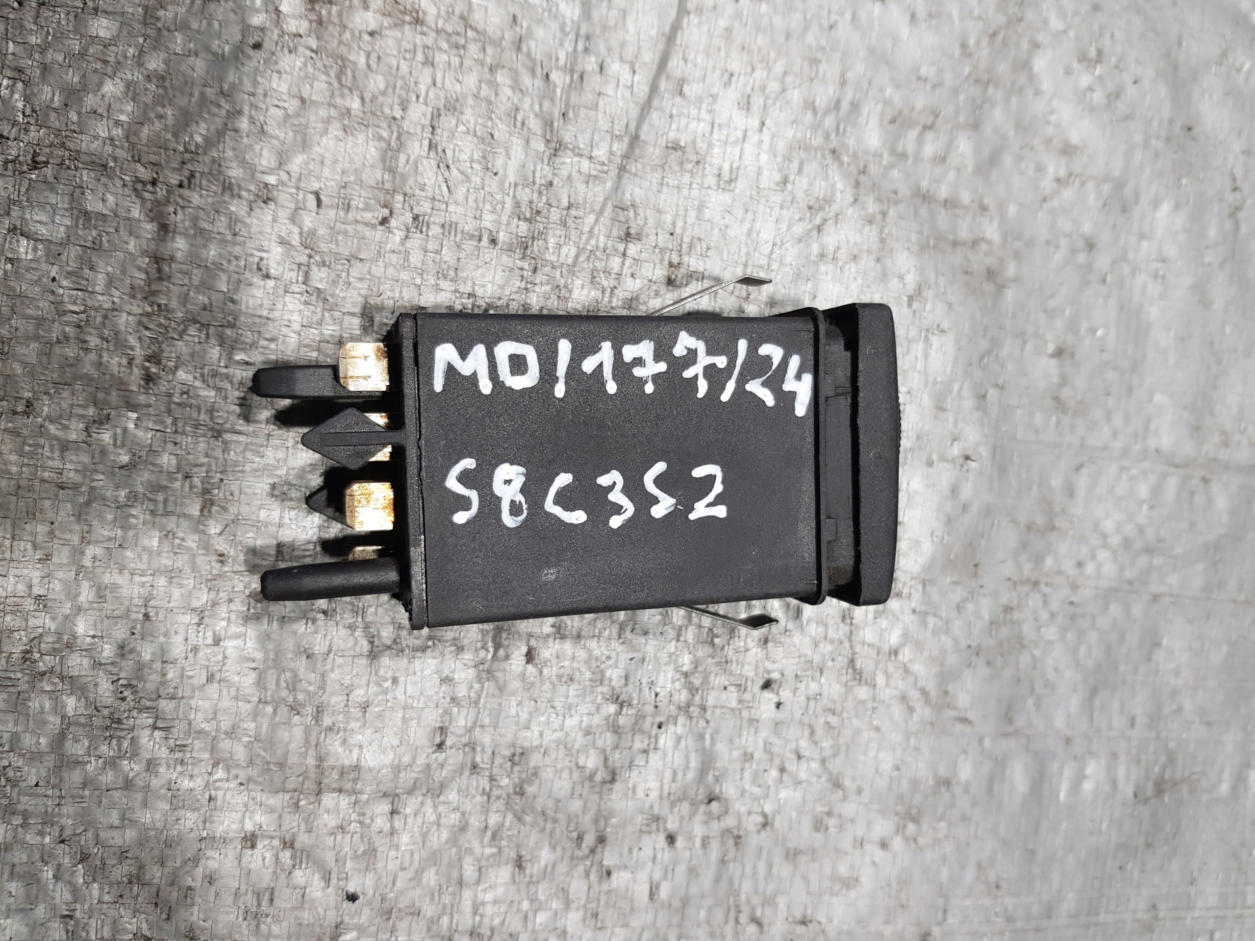 4D0941503B switch OGRZEWANIA windows AUDI A4 B5