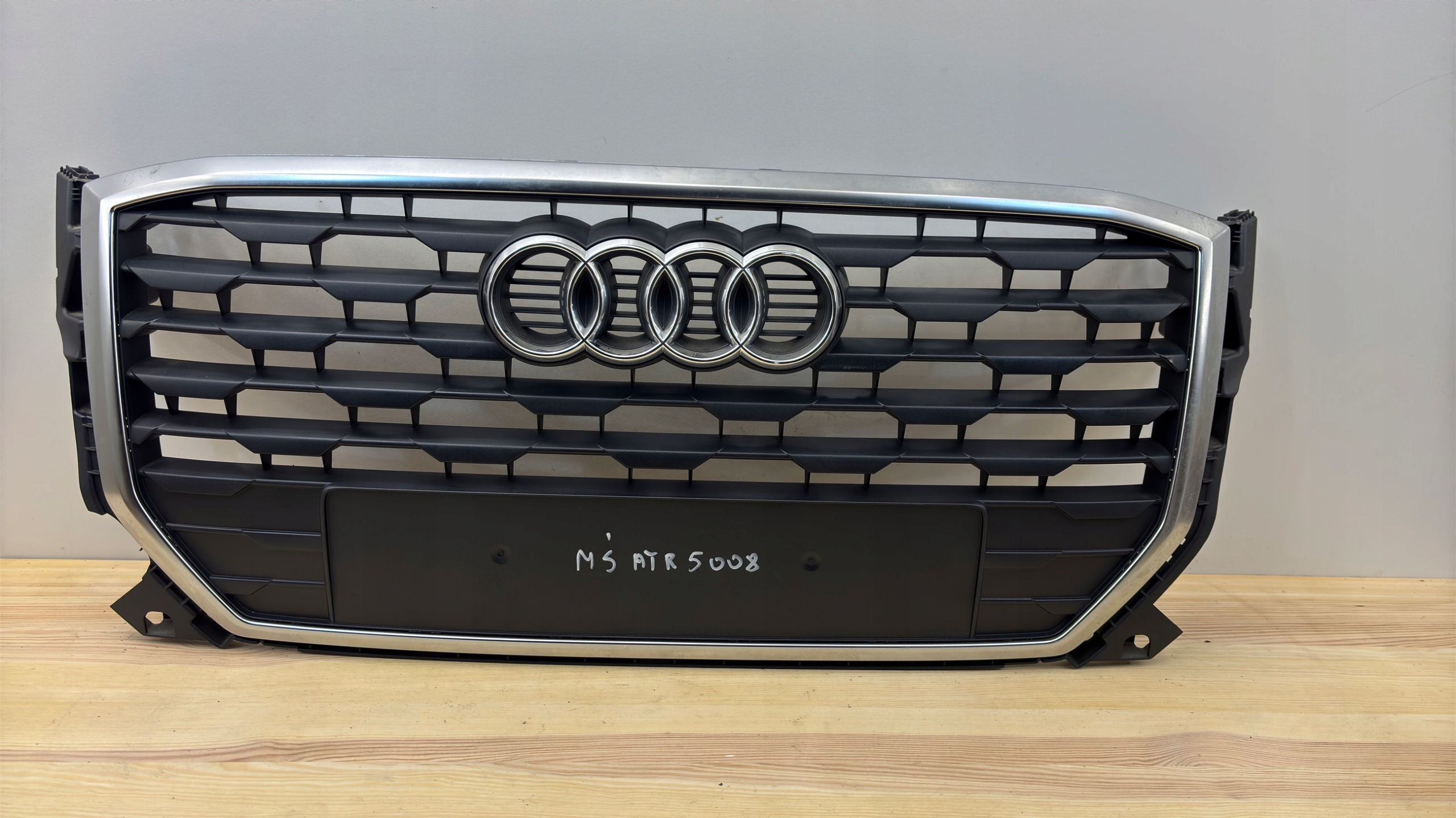 Audi Q2 Kühlergrill FRONTGRILL Kühlergitter 81A853651 - Thumbnail 1