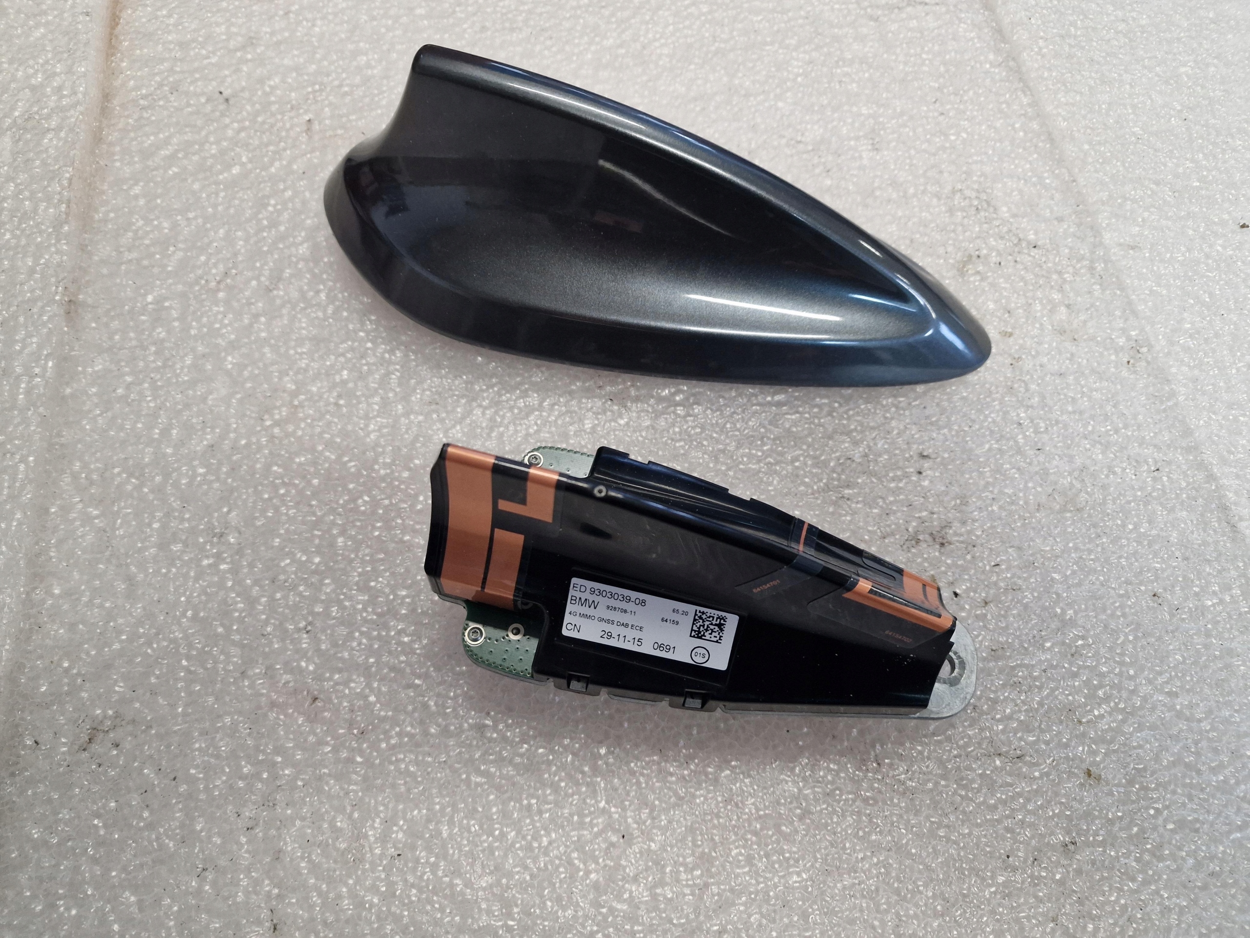 Antena dach BMW 3 F30 F31 2017 9303039