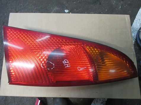 FOCUS MK1 HB 98-02 LAMPA PRAWY TYŁ