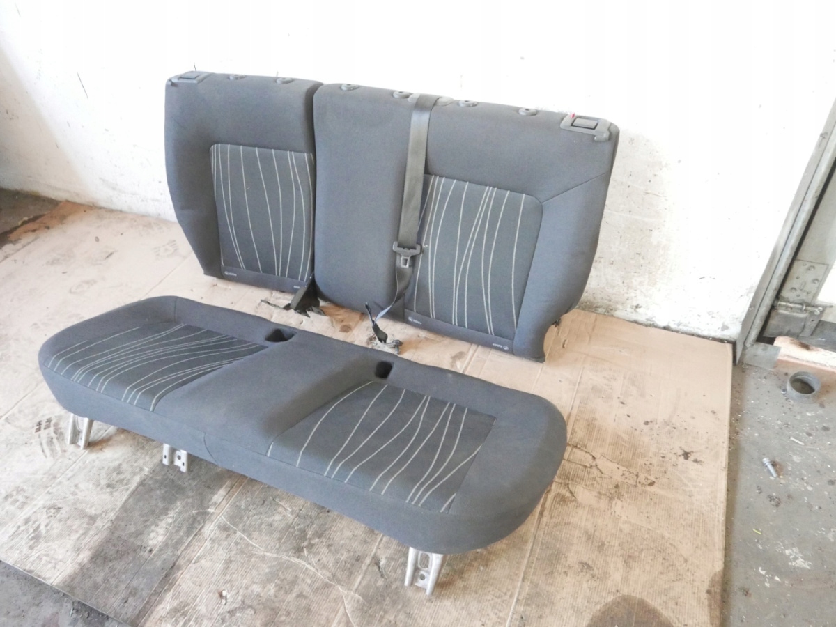 диван зад + opel CORSA d 5D 06-11