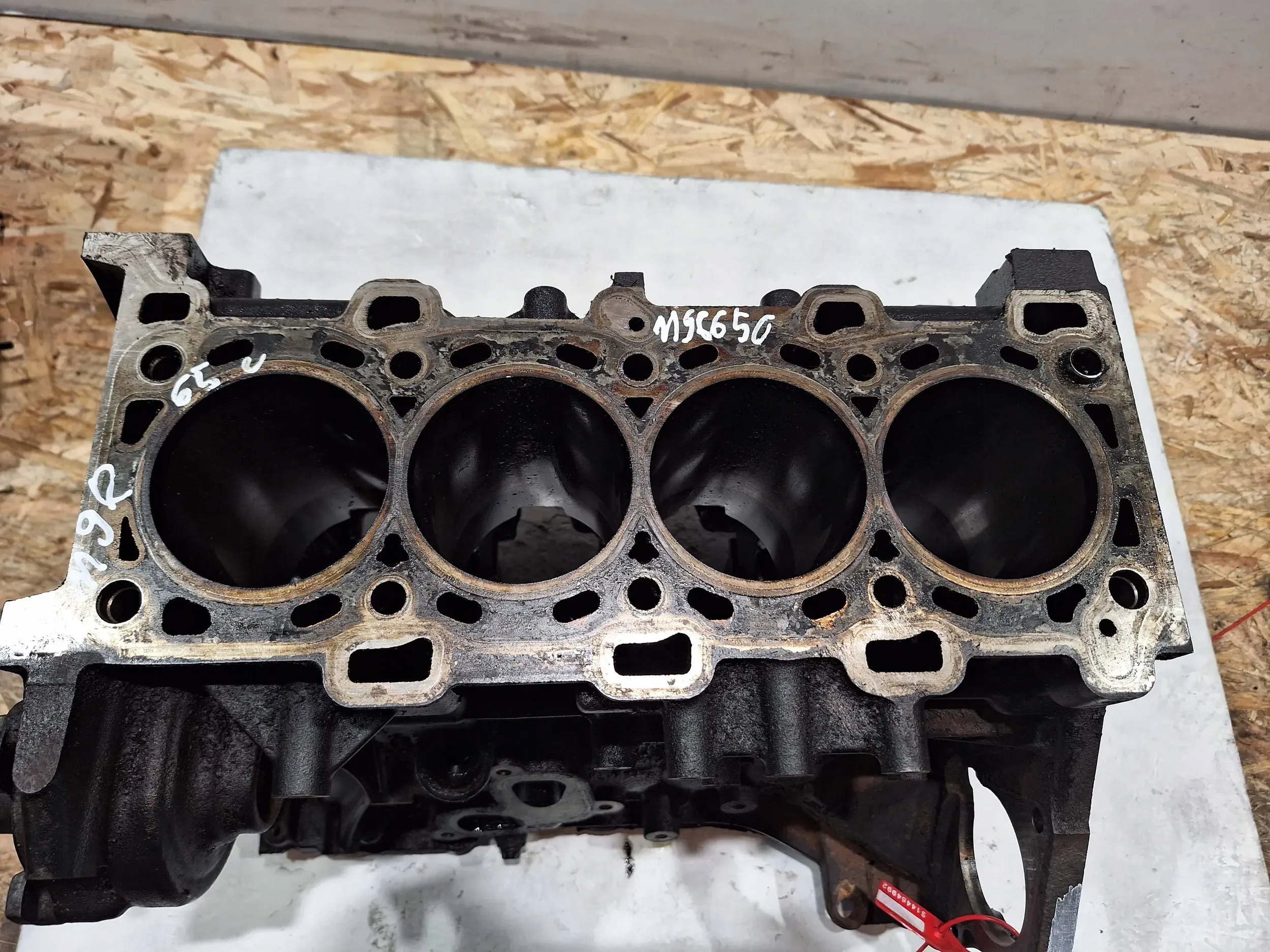 Blok silnika M9R650 Renault Trafic III 2.0 DCi ADBLUE Producent części Renault OE