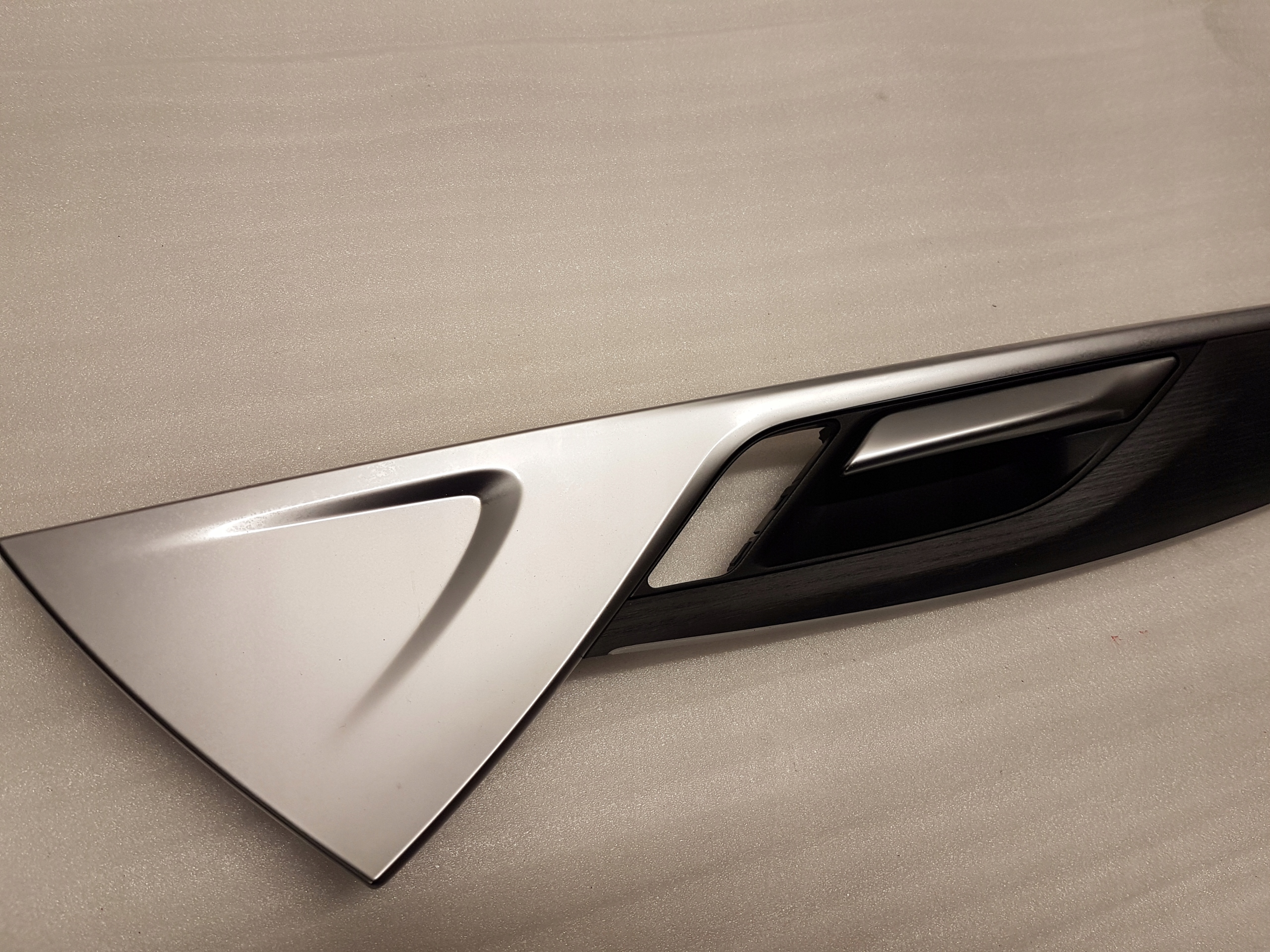 moulding DEKOR door left front BMW G30 G31 3185499
