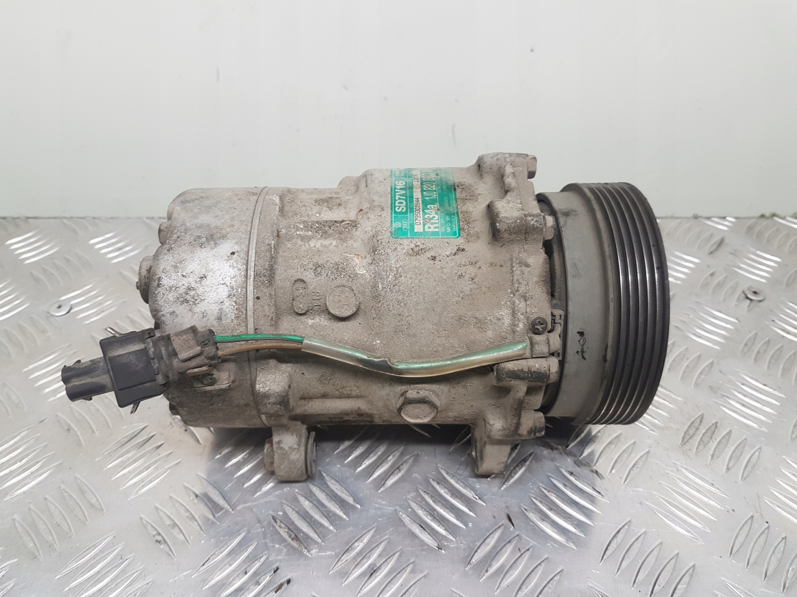klimakompressor VOLKSWAGEN GOLF 4 1J0820803A