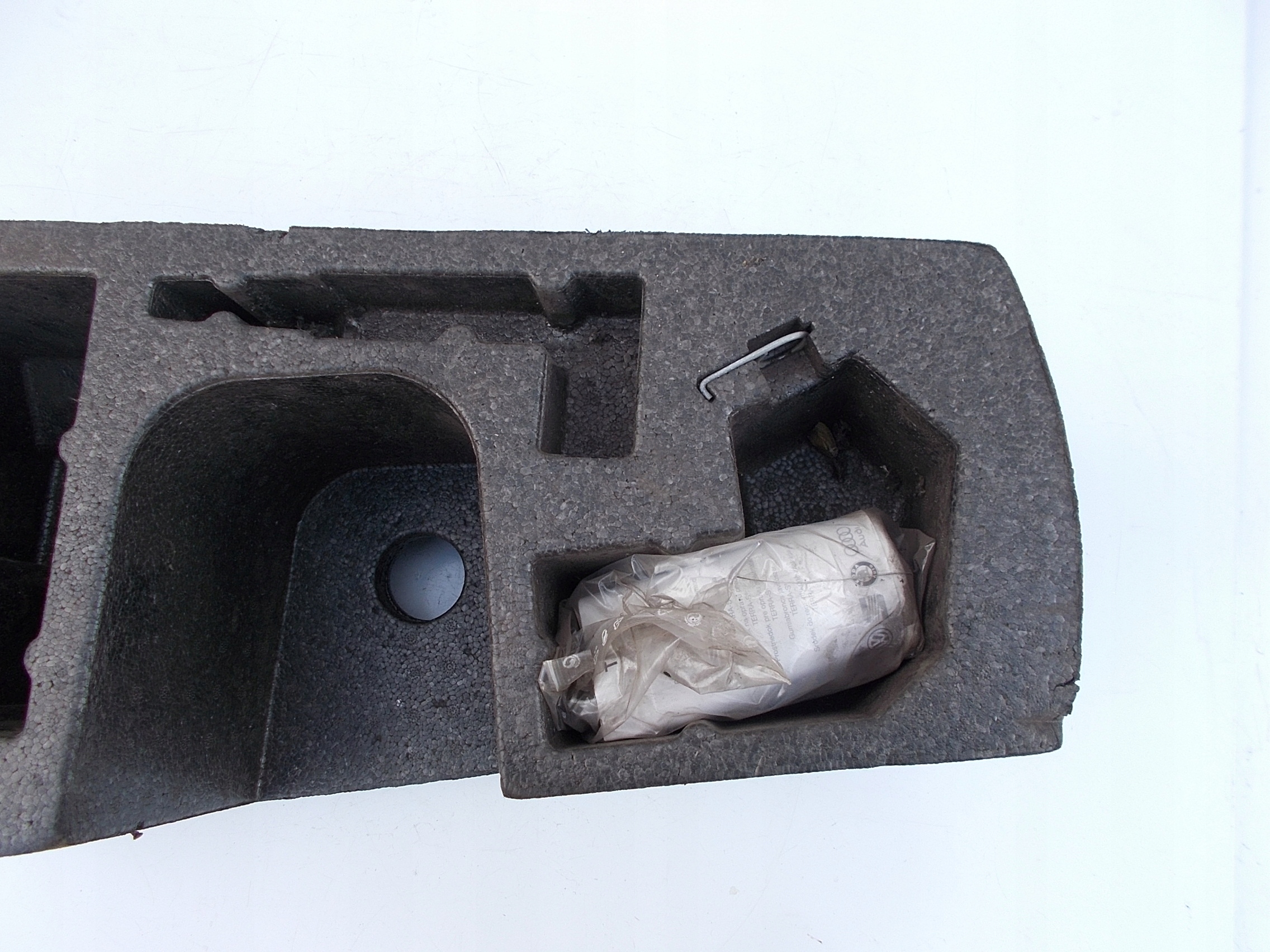 Wkład styropian w koło Seat Ibiza IV 6J Producent części Volkswagen OE