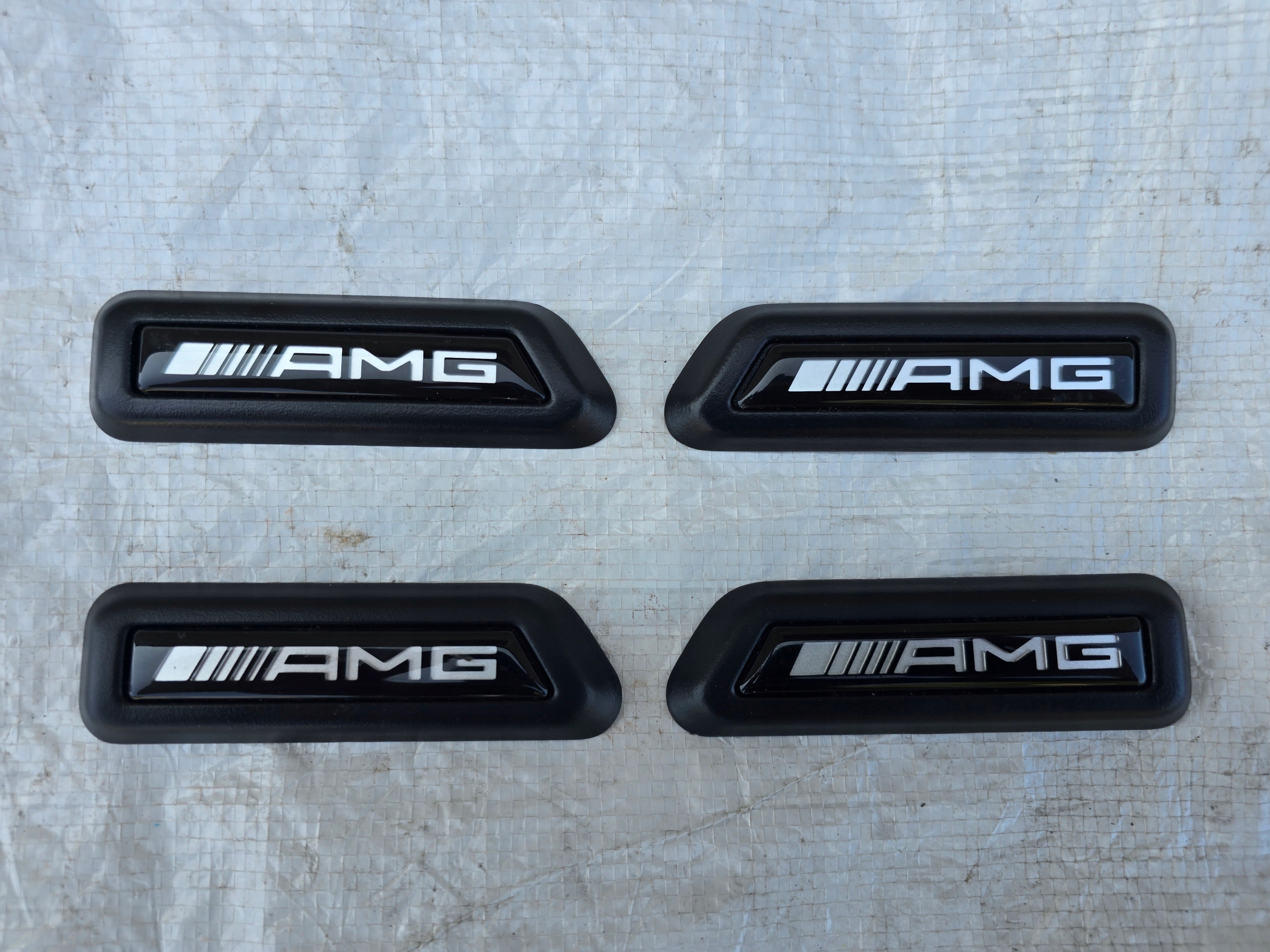 MERCEDES G-KLASA ZNACZEK EMBLEMAT LOGO AMG NA BŁOTNIK LEWY PRAWY