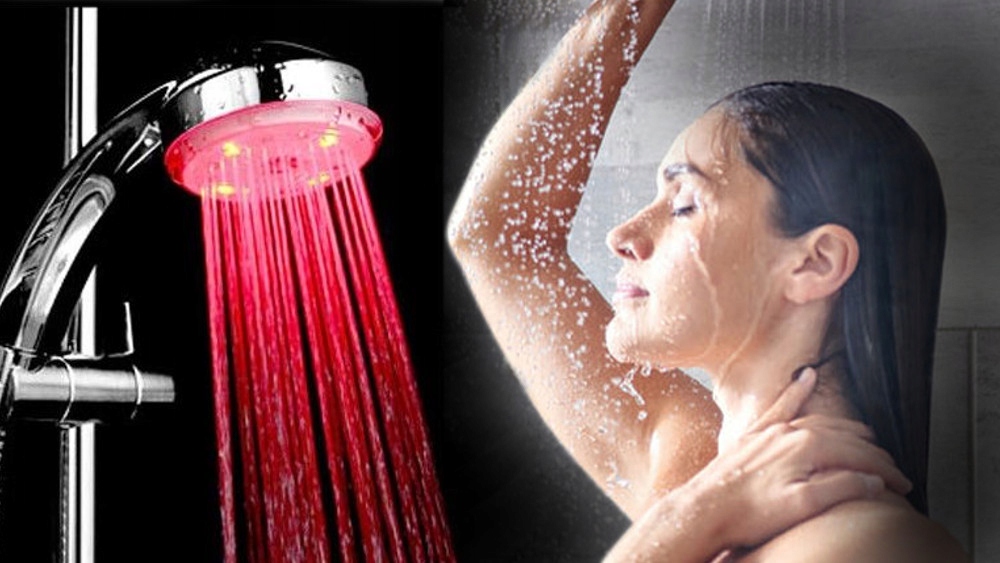 ŚWIECĄCA GLOWICA SŁUCHAWKA PRYSZNICOWA natryskowa PRYSZNIC KOLOR LED RGB Liczba funkcji 1