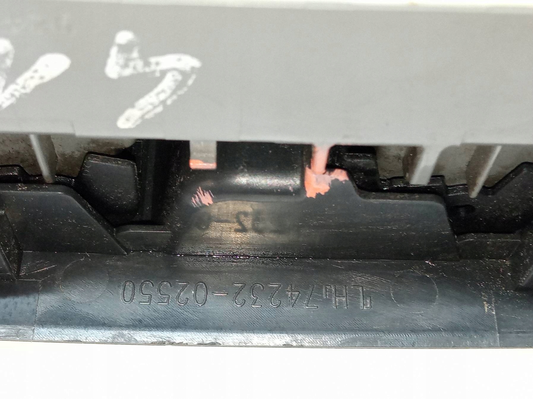 window control switch left front 7423202550 VW Volkswagen Touareg and (2002-2010)