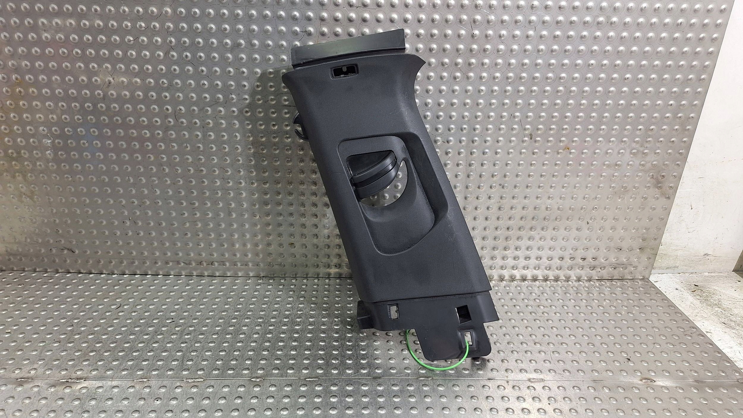 cover SLUPKA left the centre 5G3867243 VW GOLF VII 3D