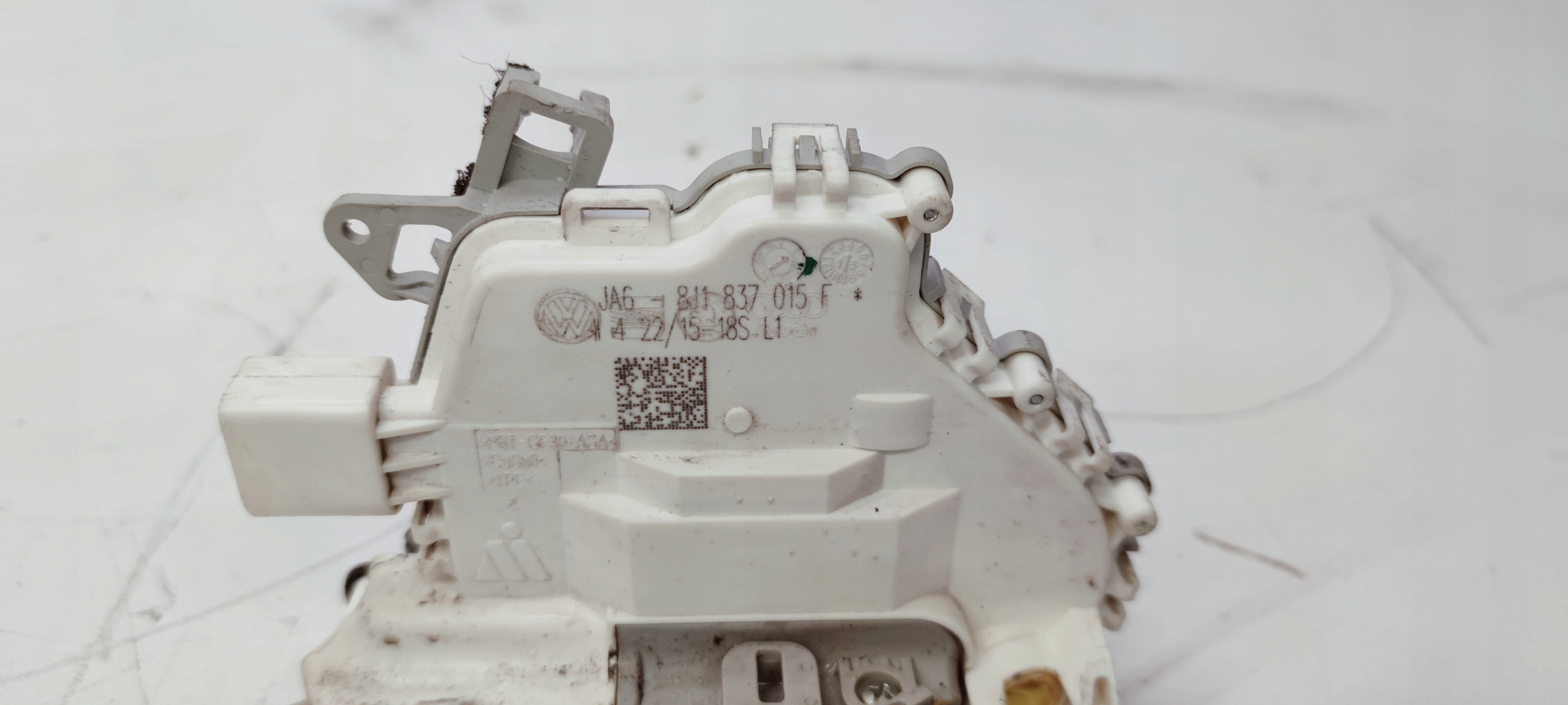 lock door left front AUDI A4 A5 A6 8J1837015F