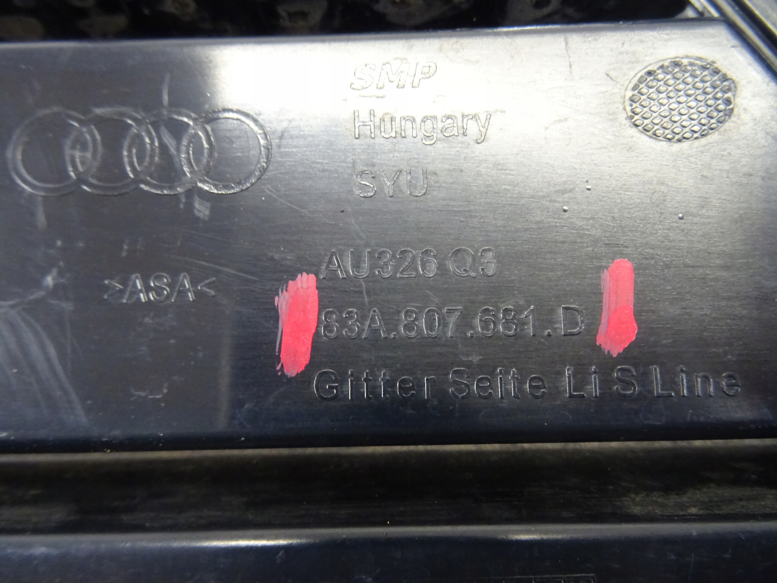 grid of a bumper front front left AUDI Q3 83A S-LINE 83A807681D