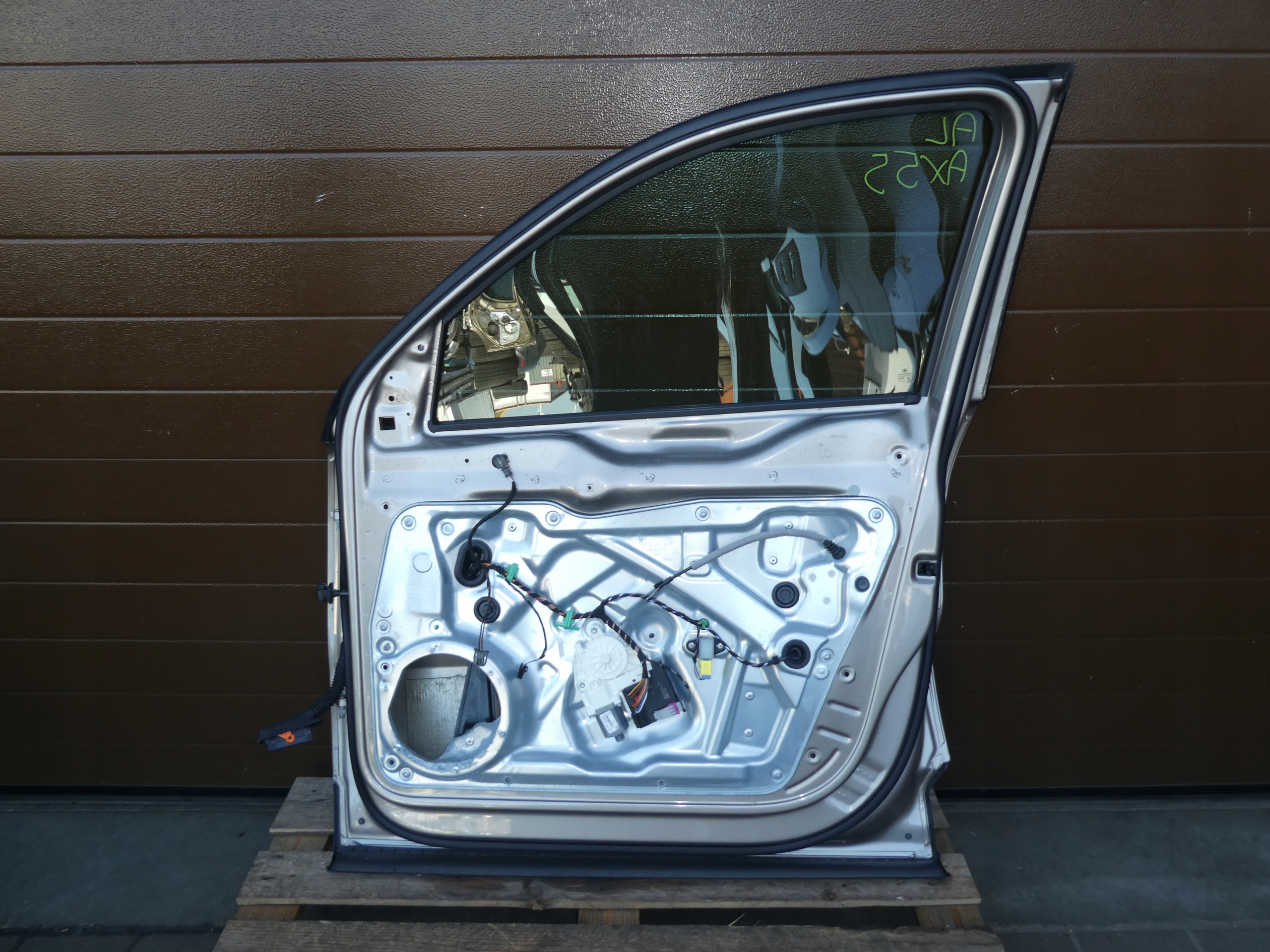 door right front VW TIGUAN complete 4MOTION
