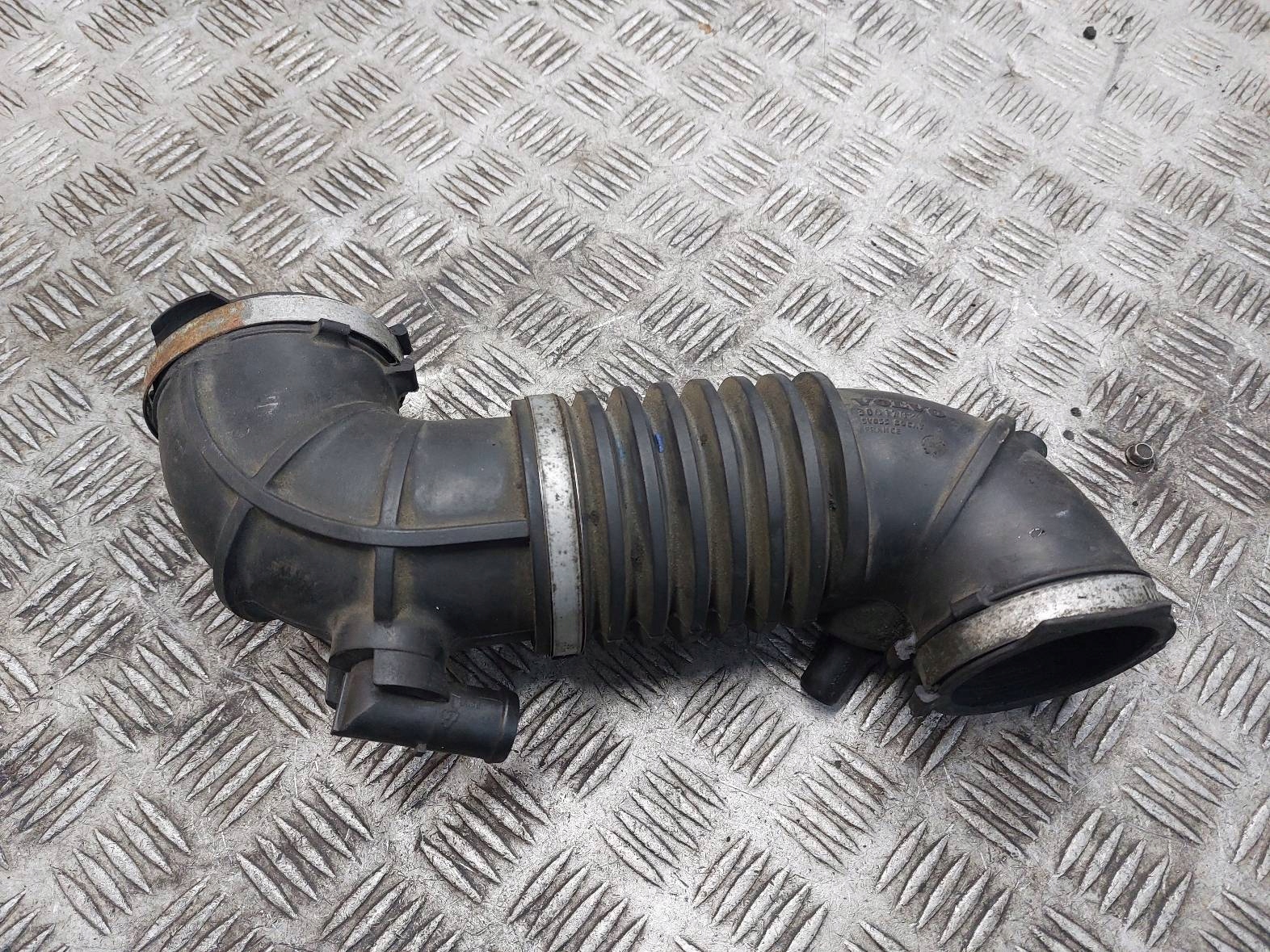 pipe air hose VOLVO V40 and 30617324