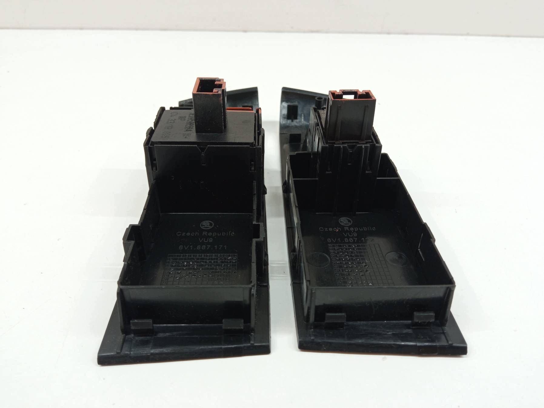 window control switch front left right E0959858A Skoda Fabia III (2014- )