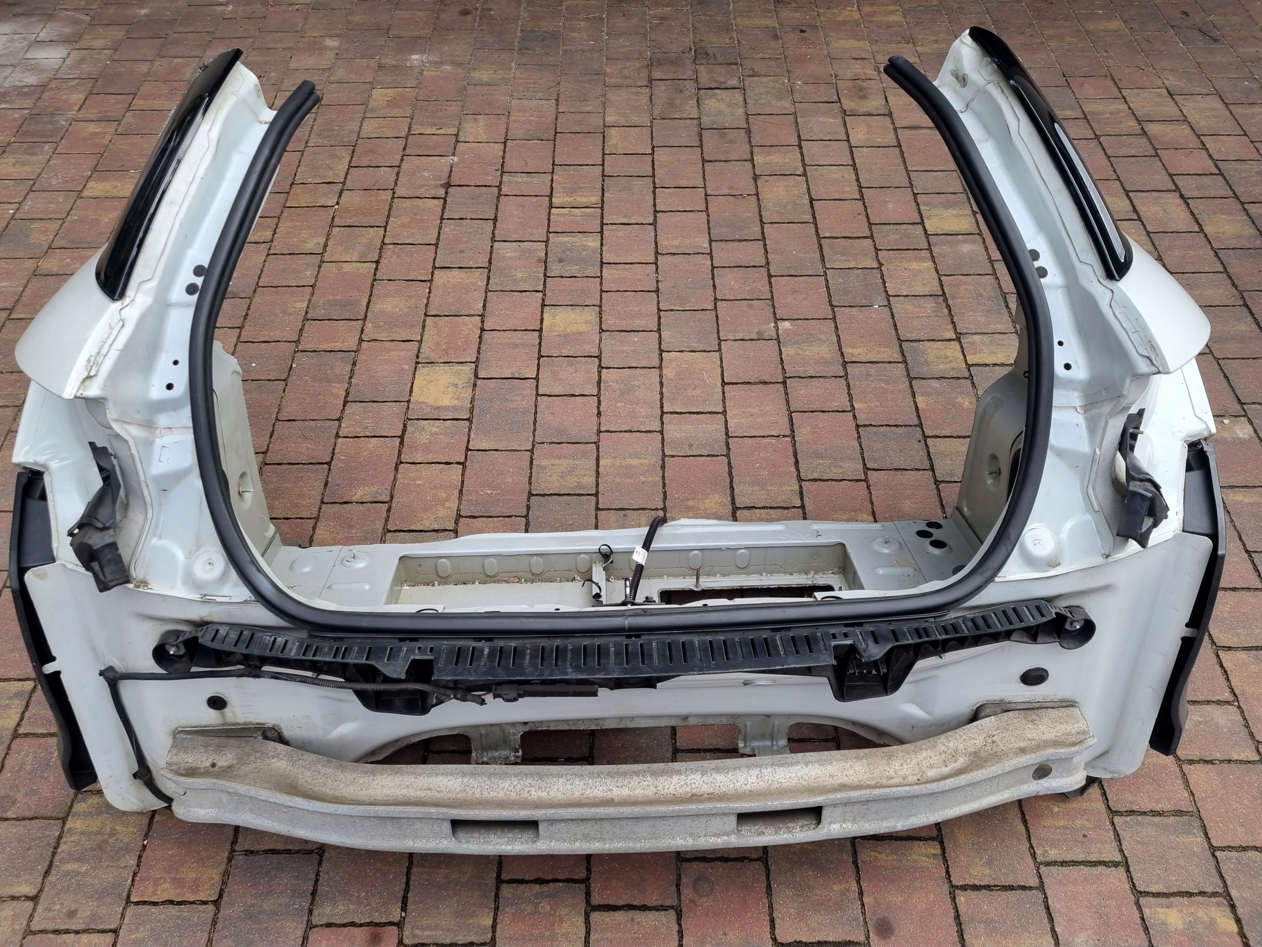 PAS TYL TYLNY BELKA CITROEN DS5