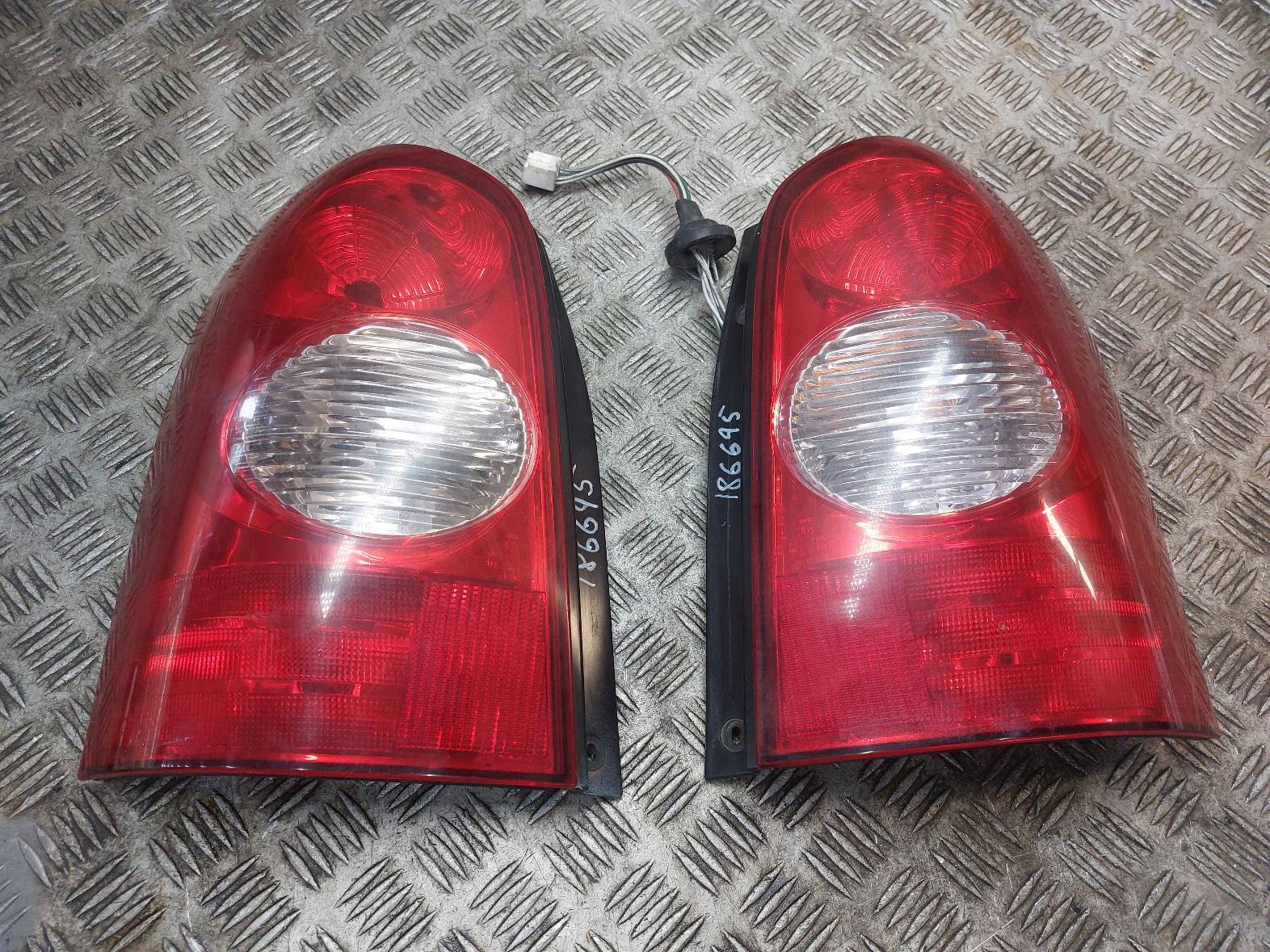 light left rear part + right rear part MAZDA MPV II EUROPA