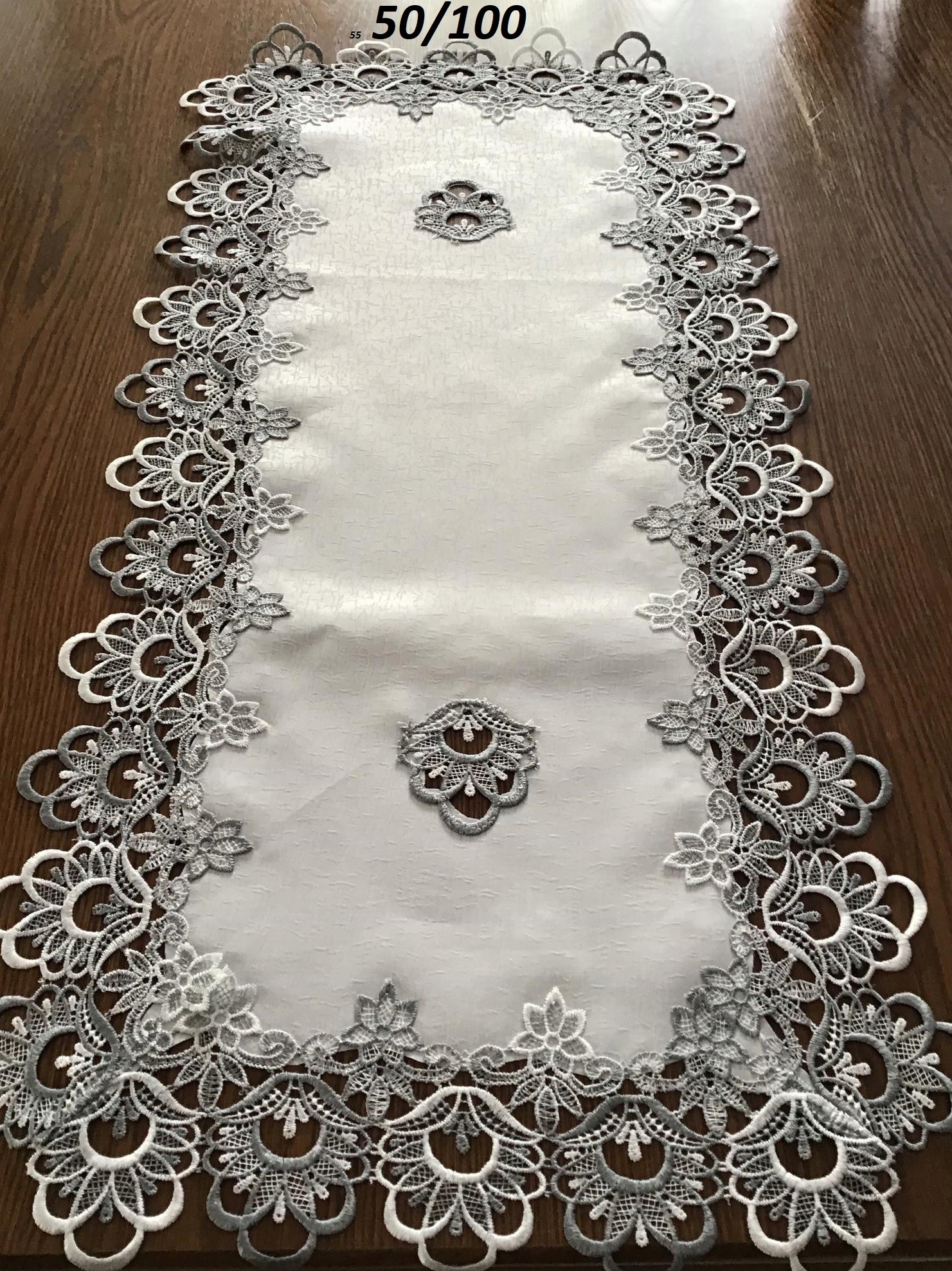 

Bieżniki Białe Obszyte Szarą Gipiurą 60 cm x 120cm