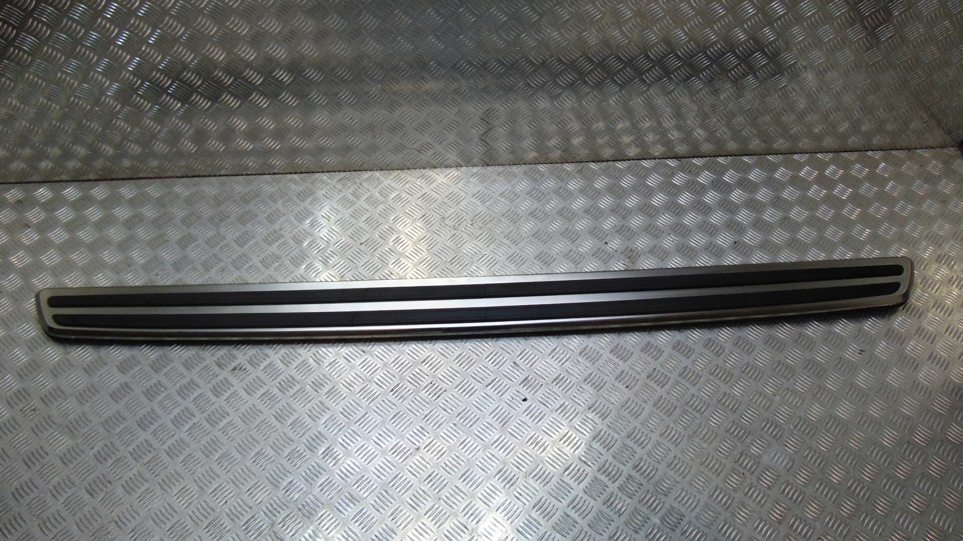 ЗАТЯНУТ ПОРОГ STOPIEN AUDI Q50a.071.994