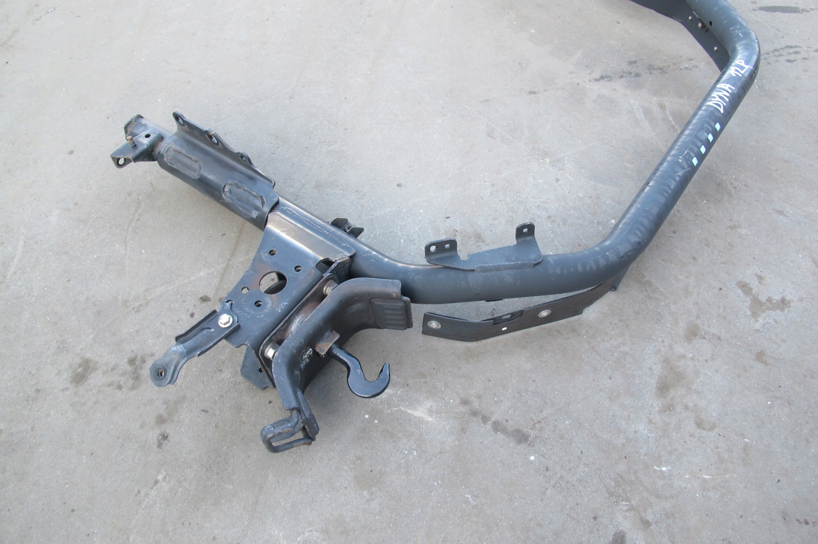 TOYOTA DYNA 3.0 D4D 1KDFTV 1KD FTV sider pillar holder cabs