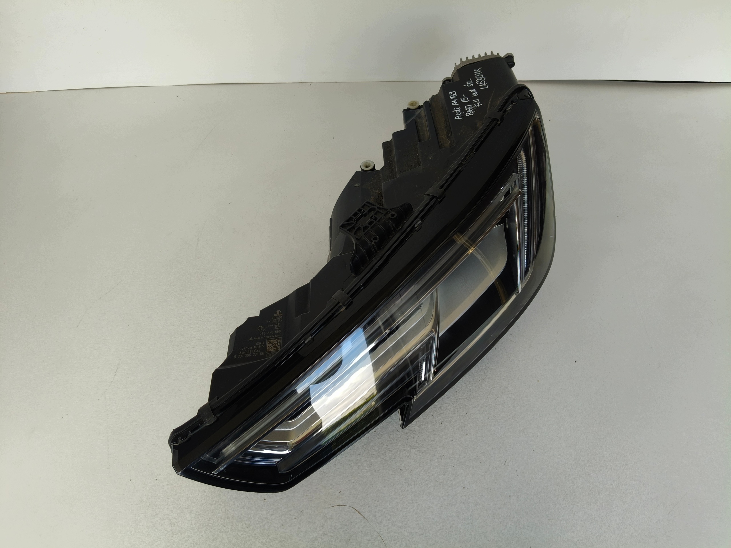 light left REFLEKTOR AUDI A4 B9 8W 8W0 15- FULL LED