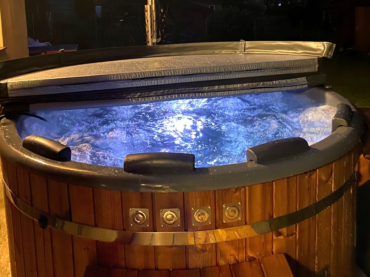 BALIA OGRODOWA PREMIUM POKRYWA TERMICZNA PIEC WEWNĘTRZNY 200CM Materiał wykonania drewno świerkowe