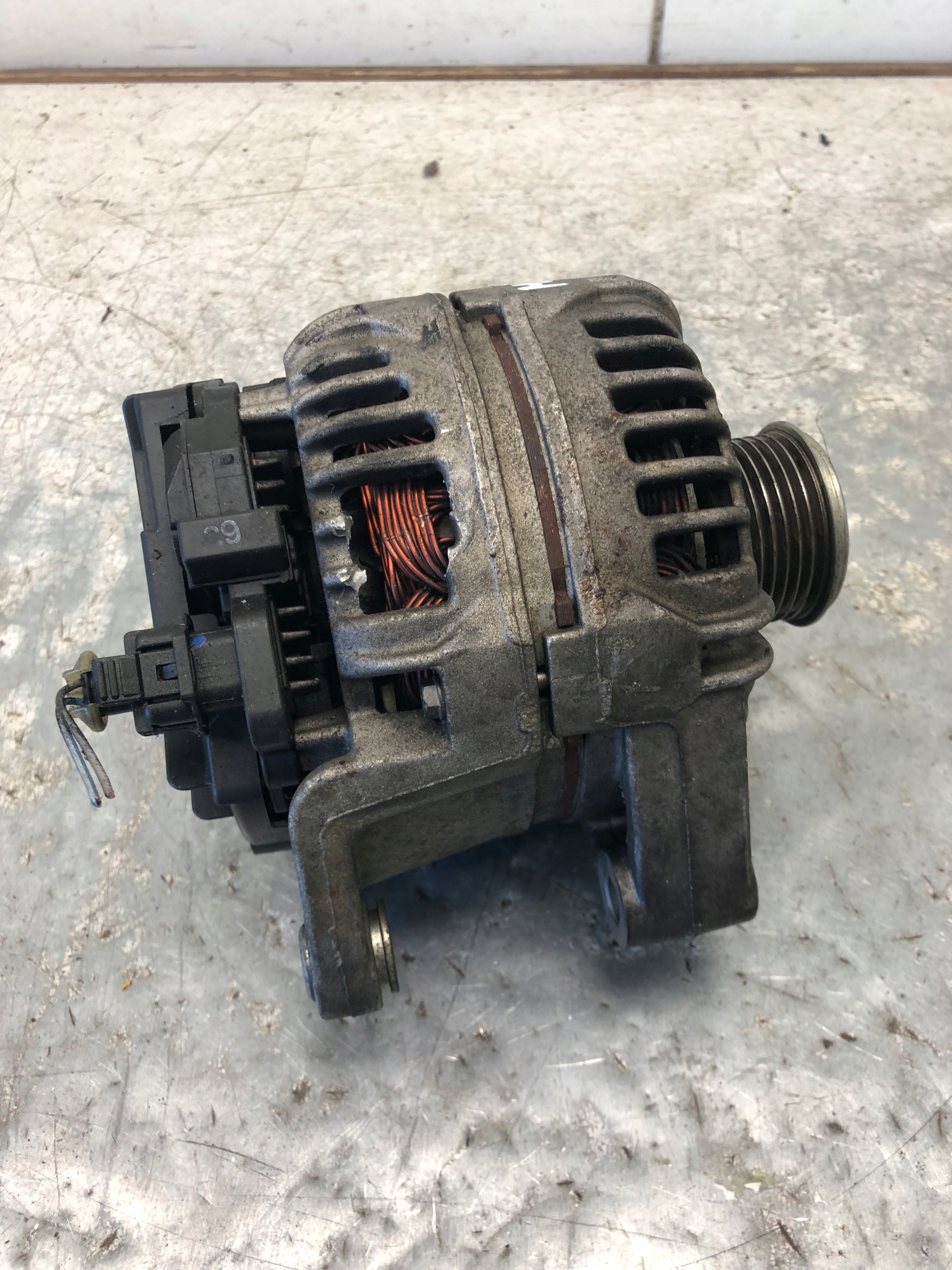 ALTERNATOR OPEL MERIVA B 13284408