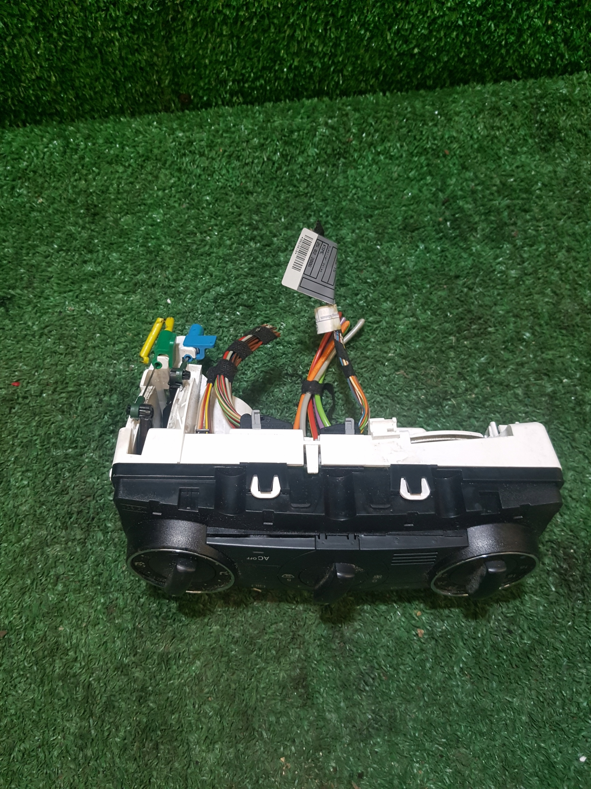 control panel air conditioning devices MERCEDES-BENZ A KLASA W 169 A1698300585