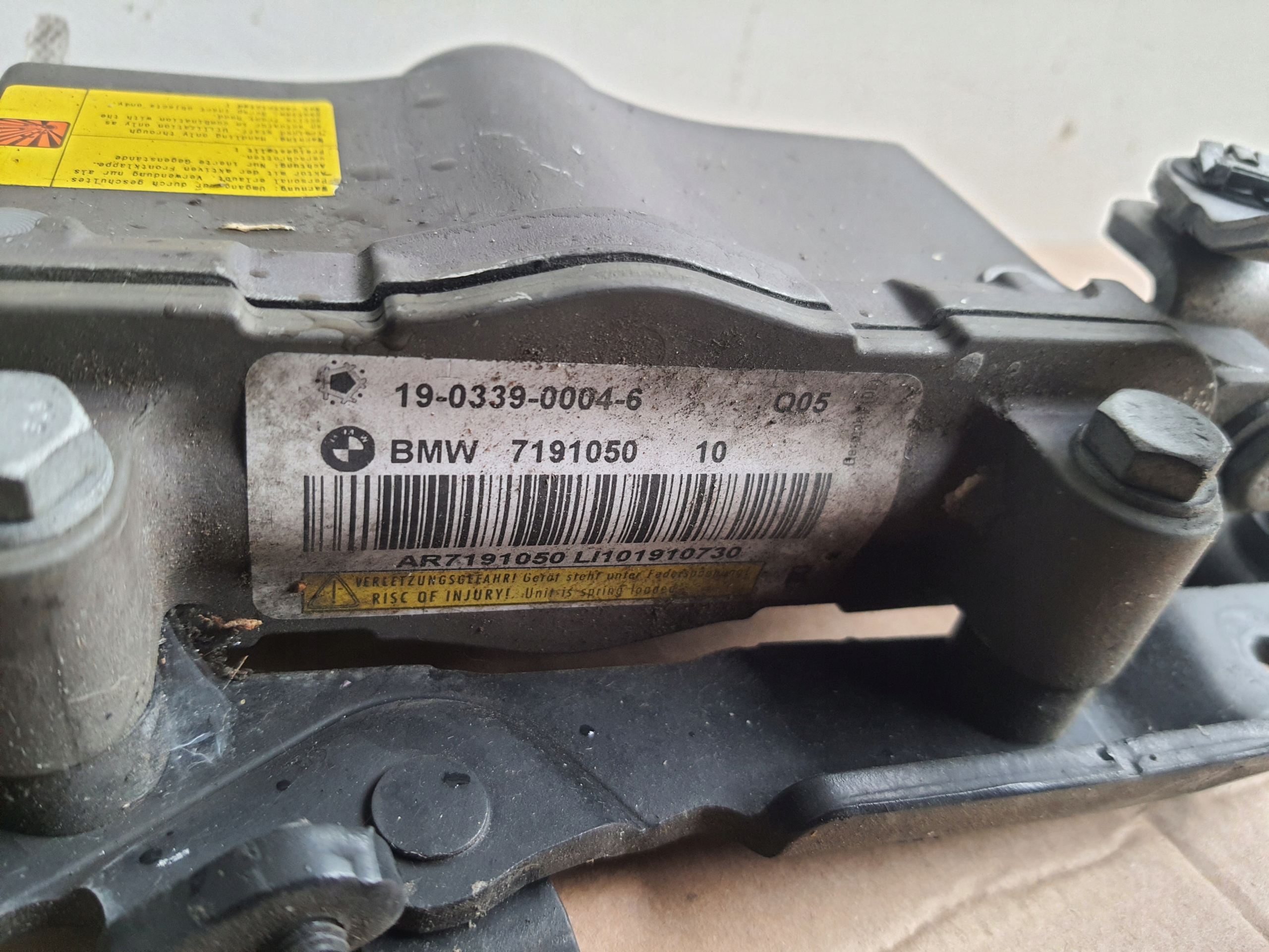 BMW 5 F10 F11 10-14 hinge bonnets left