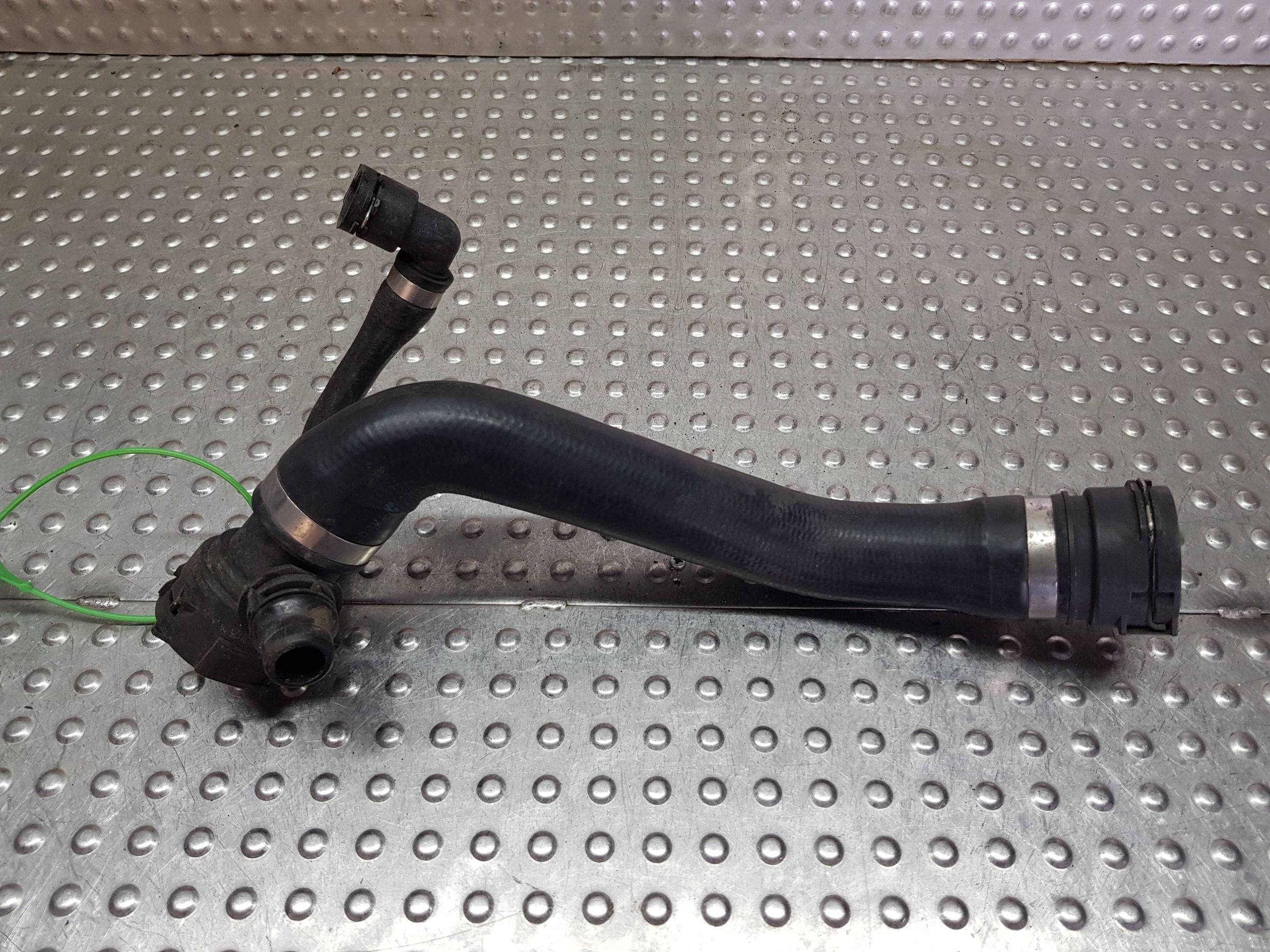crijevo cijev prijenos vode 7796869 BMW E81 E82 E87 E88 2.0D N47