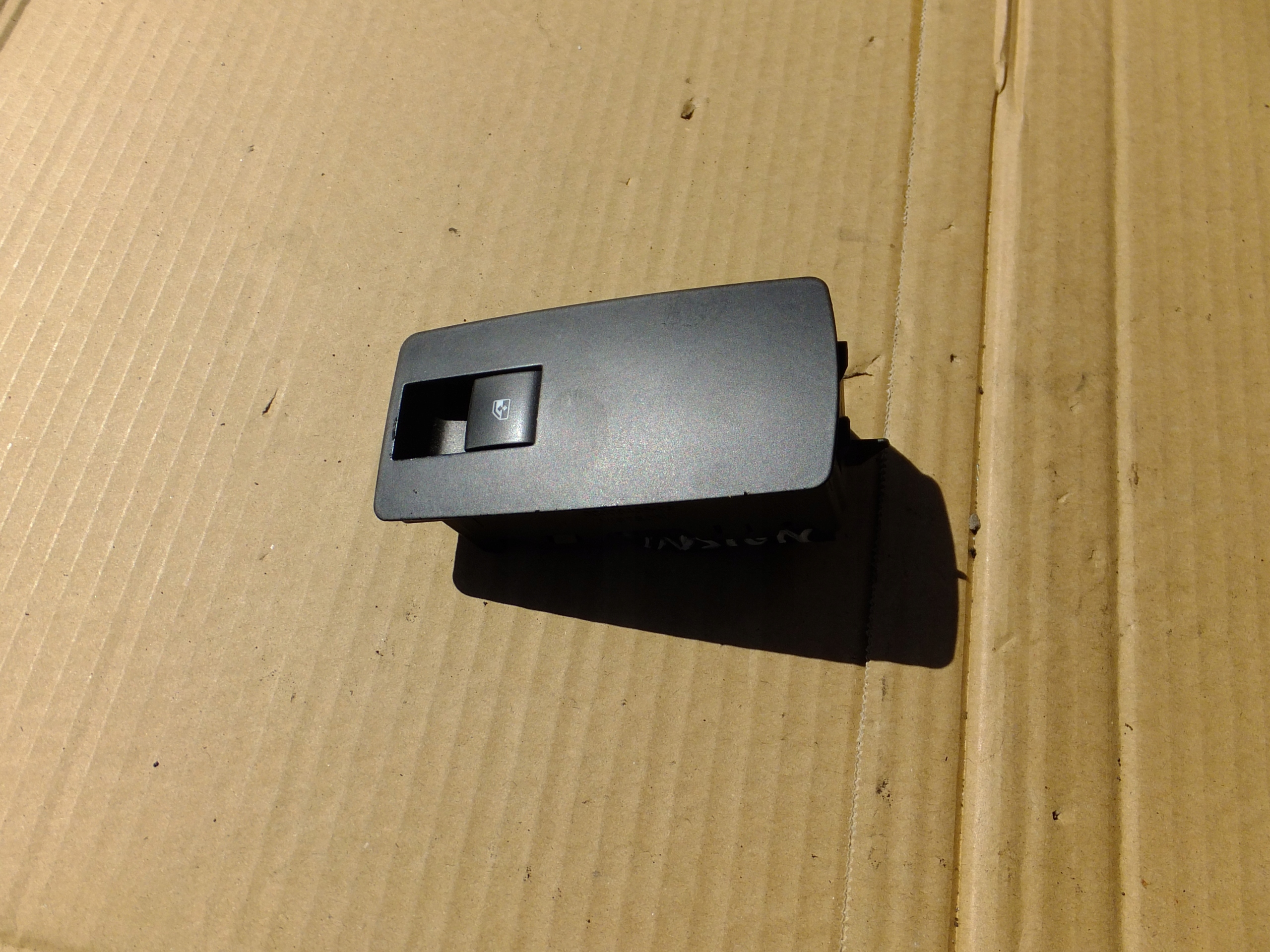 switch windows right front opel insignia a 2010r 13301886