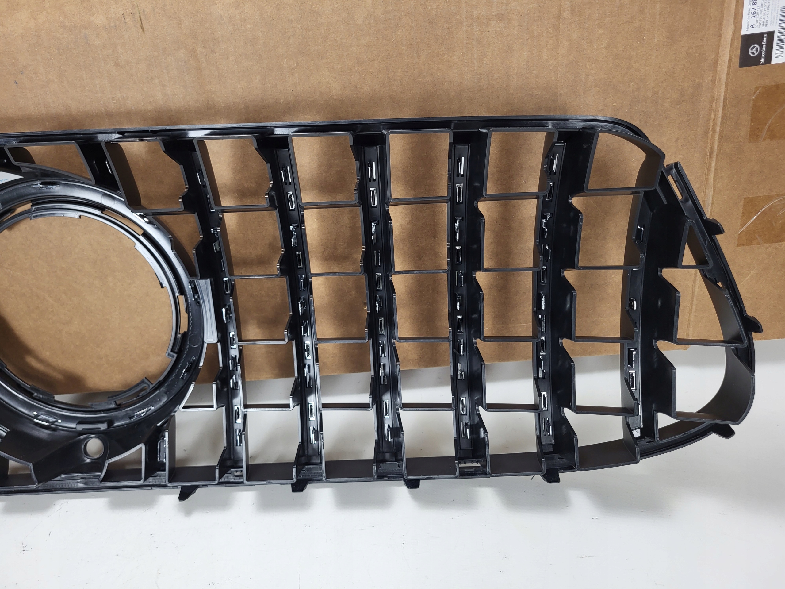 MERCEDES GLE II 2 W167 AMG grill atrapa zderzaka pod kamerę Strona zabudowy przód