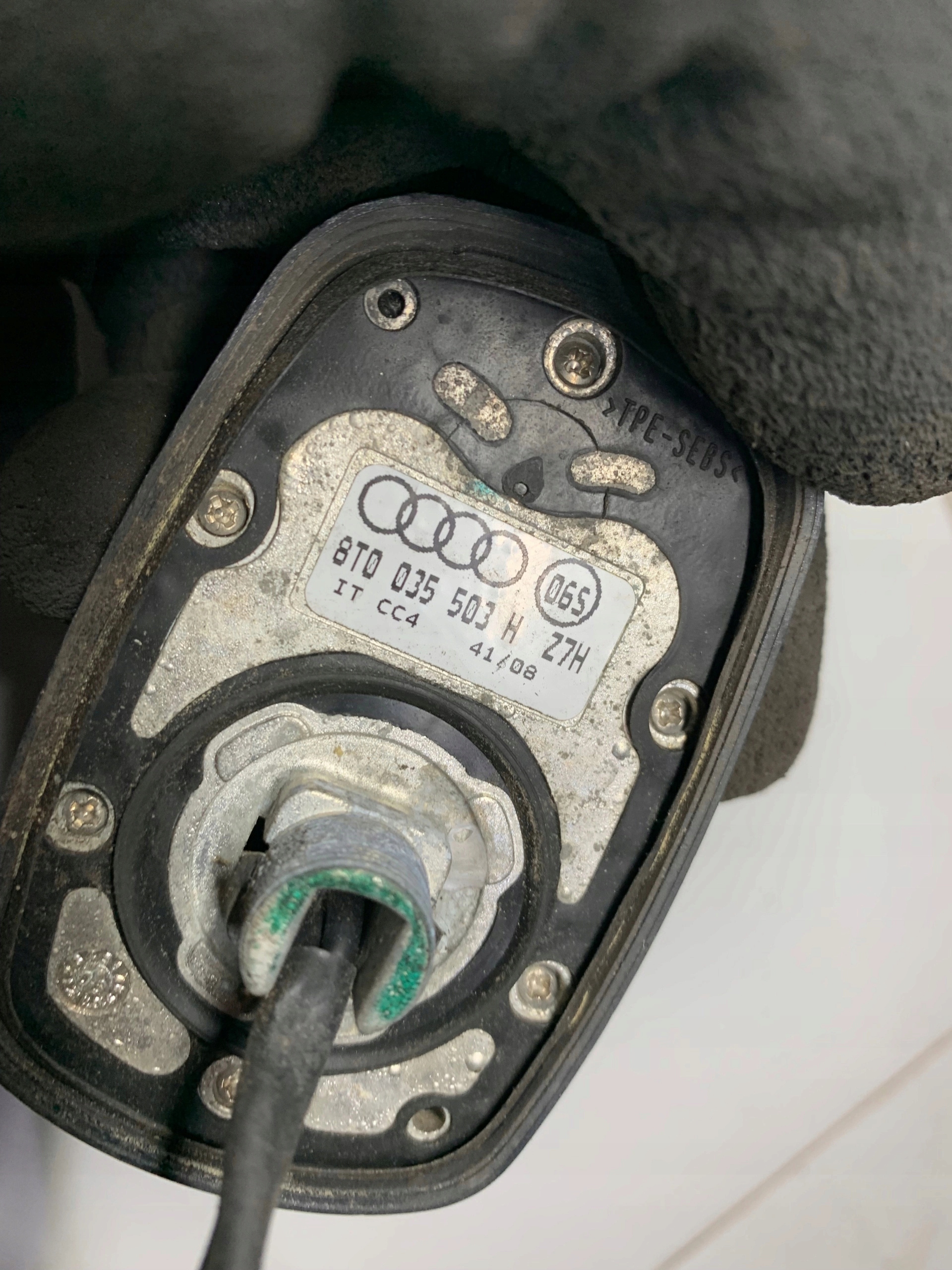 AUDI S5 antenna GPS 8T0035503H