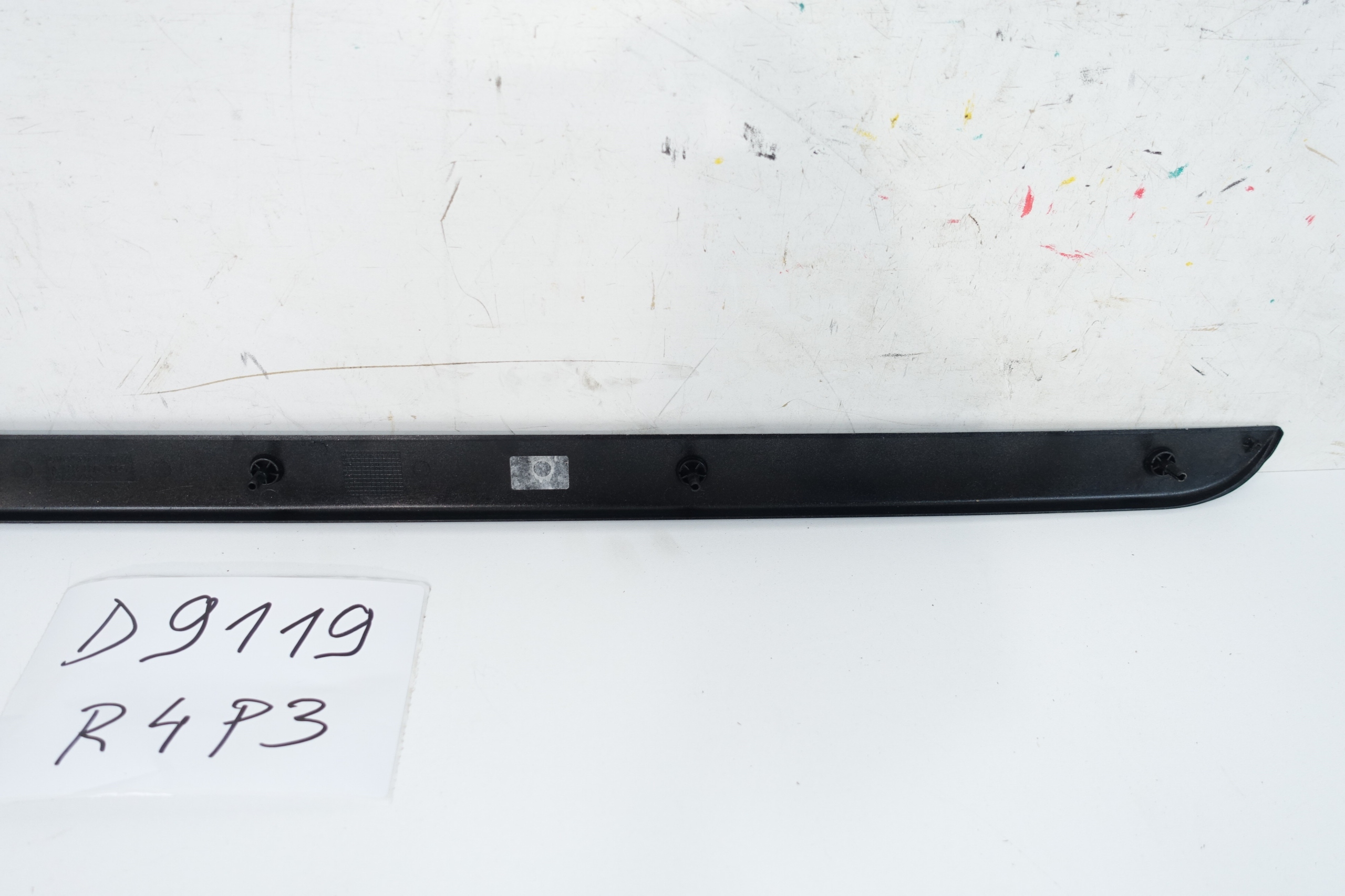 moulding side lower left front MERCEDES VITO W639 A6396909925