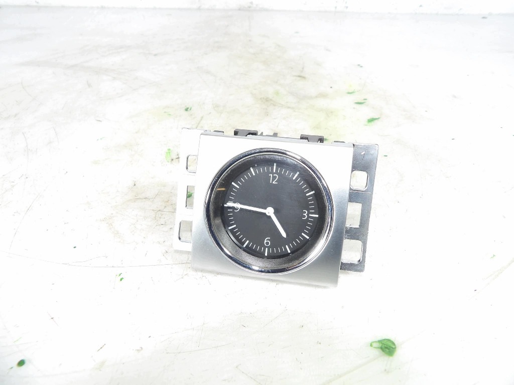 clock VW PASSAT B7 3AA919204A