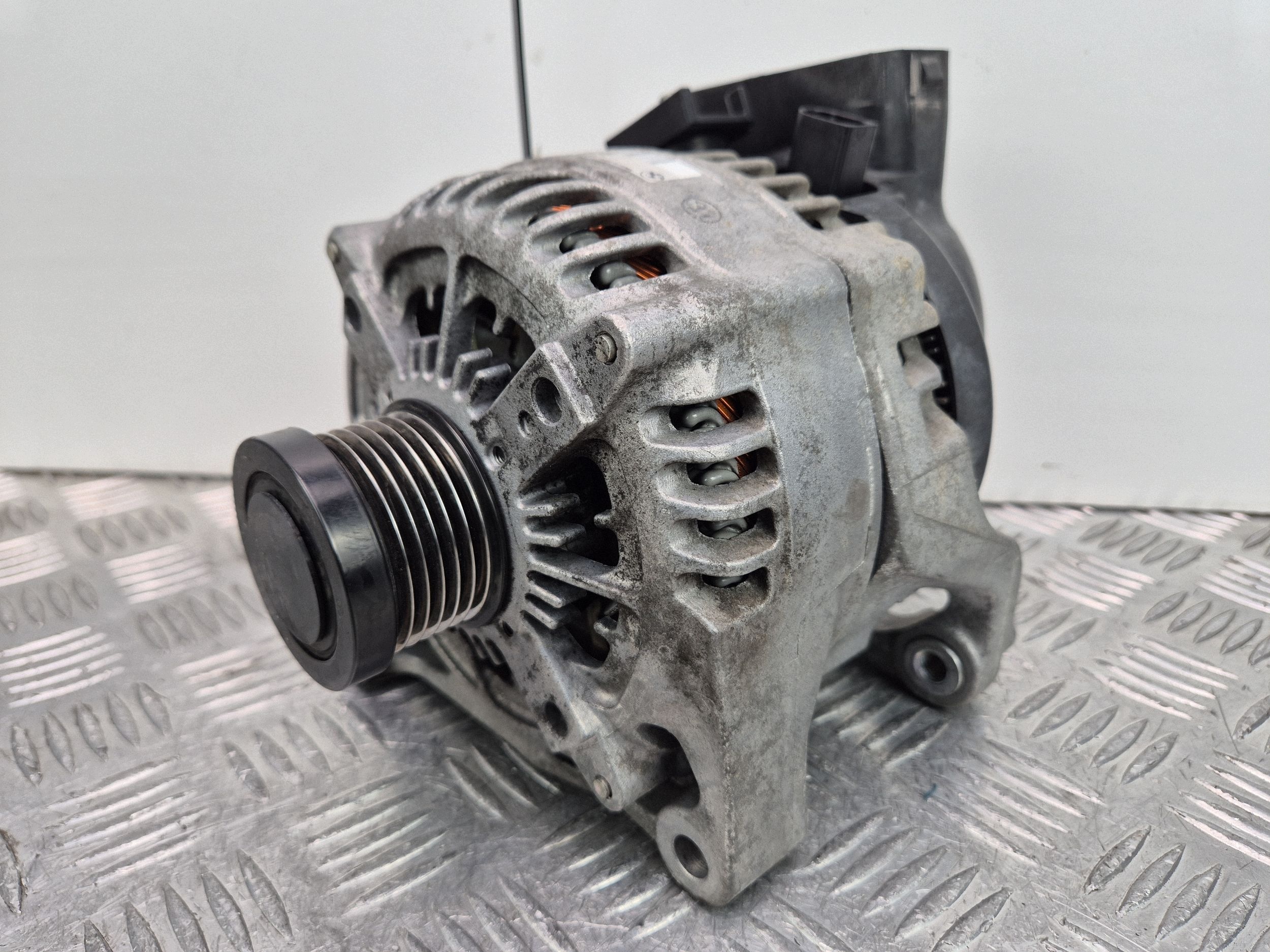 BMW 1 F20 F21 120i lichtmaschine 7605060 N13B16A