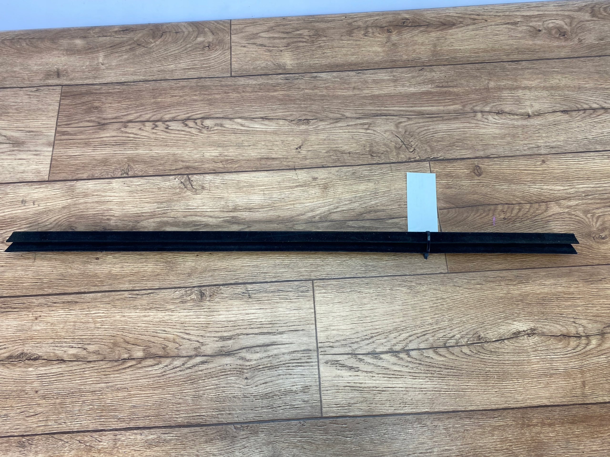 gasket door left front Ram 1500 2019+ USA