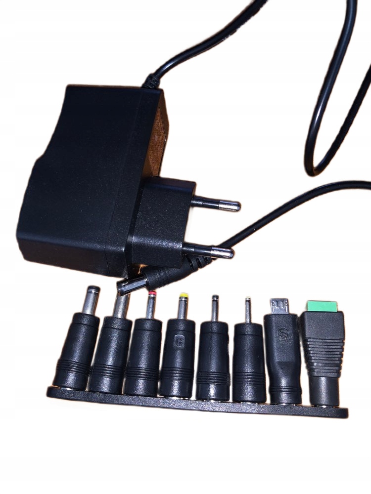 Uniwersalny Zasilacz Sieciowy Z Zestawem Wymiennych Końcówek