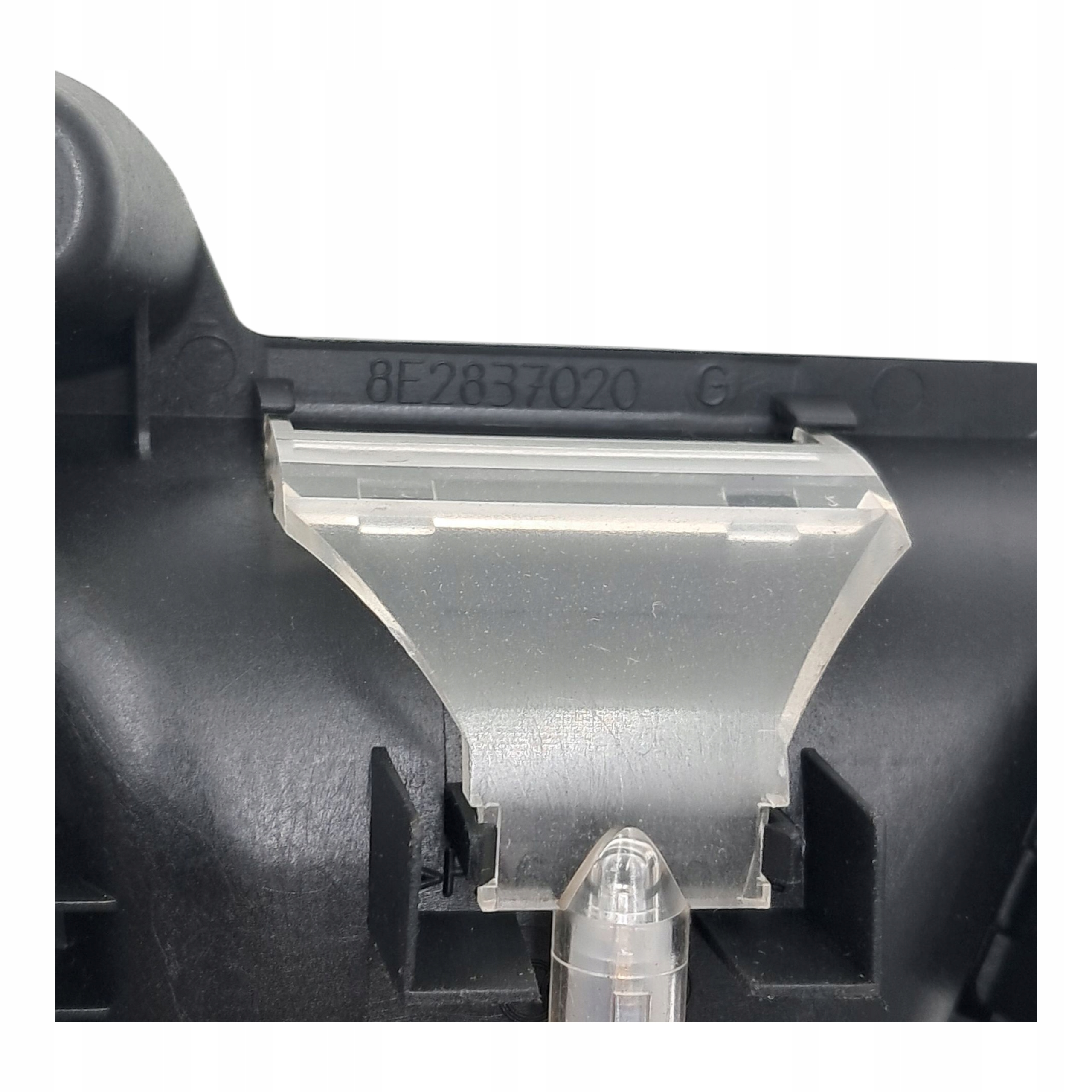 ручка двери внутренняя Audi A4 (8E2, B6) 8E2837020G 2.5дизель