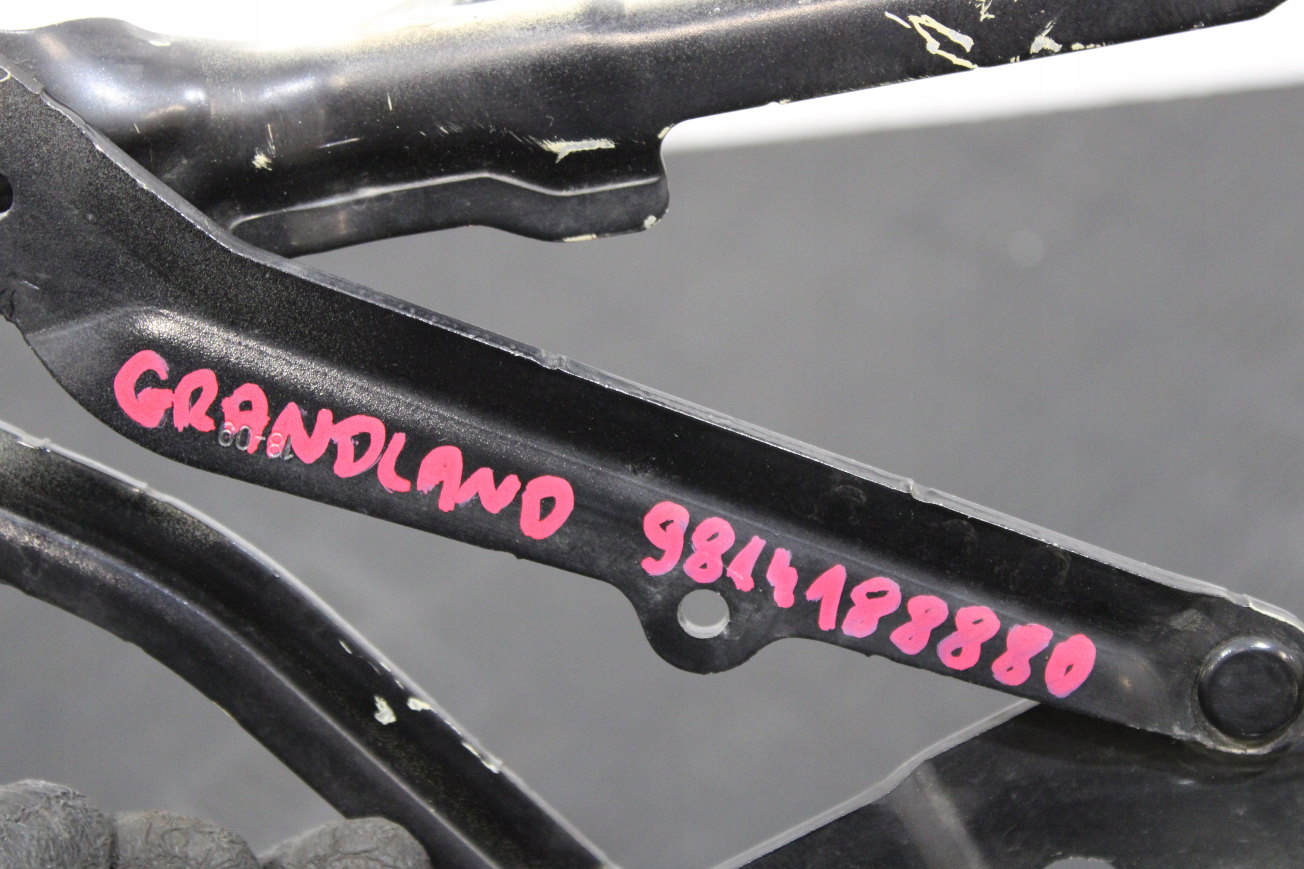 hinge bonnets right 9814188880 OPEL GRANDLAND X