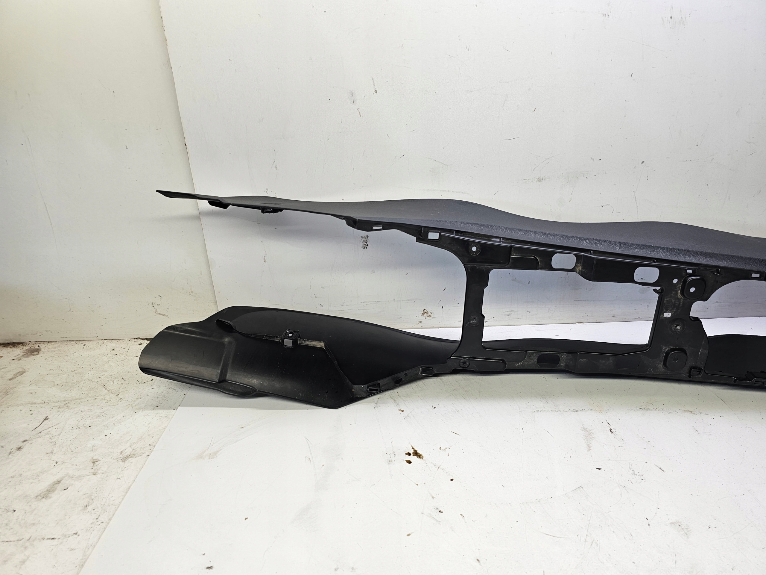 TUNEL MITTE AUDI Q3 F3 83A 83B863241