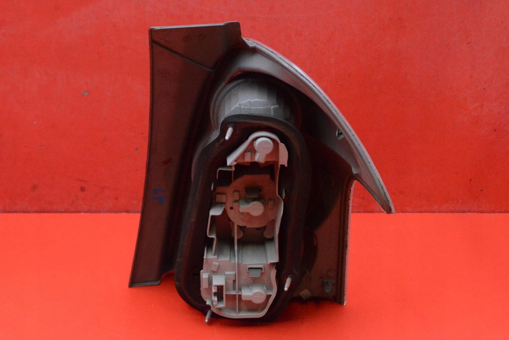 light left rear part rear TOYOTA COROLLA VERSO 2 II 04-09